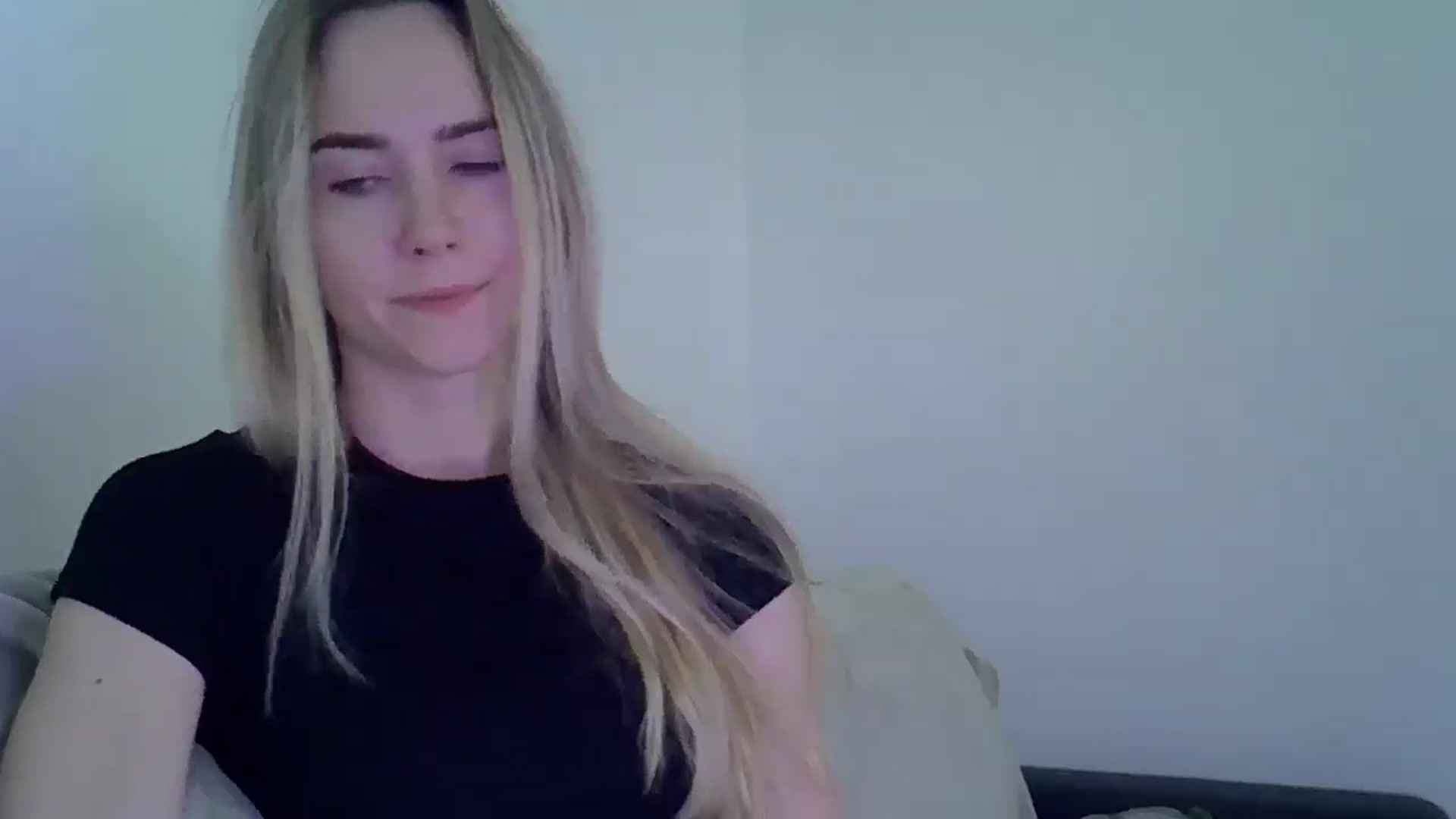 Gallery image thumbnail from Ocean__Soul's myfreecams stream on, 05/10/2025, 12:46 image 2 of 20