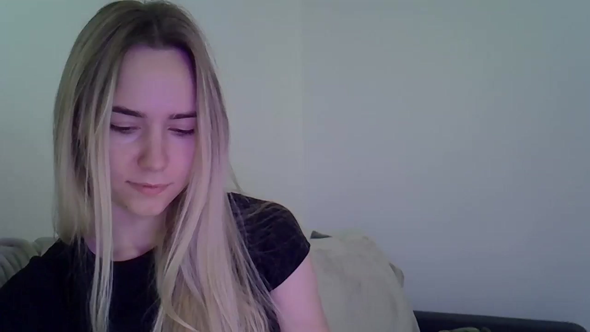 Gallery image thumbnail from Ocean__Soul's myfreecams stream on, 05/10/2025, 12:46 image 1 of 20
