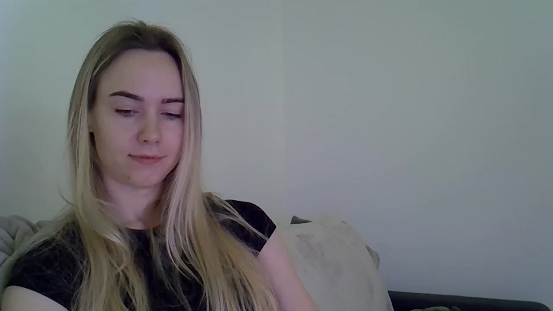 Gallery image thumbnail from Ocean__Soul's myfreecams stream on, 05/10/2025, 12:46 image 10 of 20