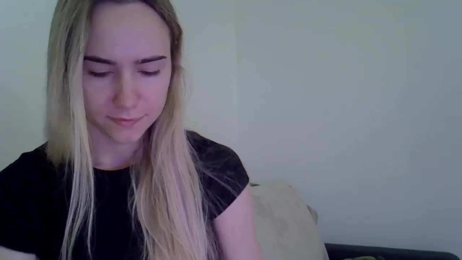 Gallery image thumbnail from Ocean__Soul's myfreecams stream on, 05/10/2025, 12:46 image 3 of 20