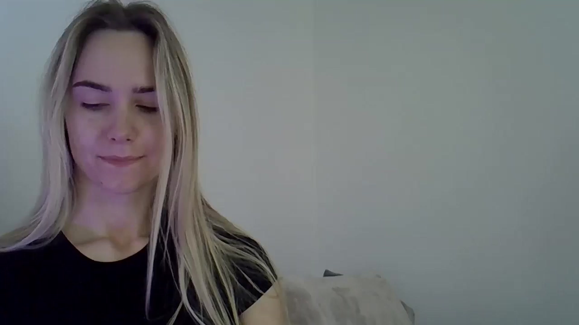 Gallery image thumbnail from Ocean__Soul's myfreecams stream on, 05/10/2025, 14:52 image 4 of 20