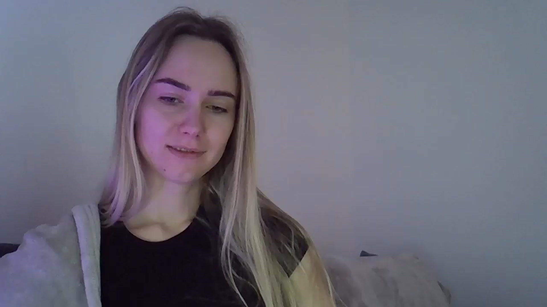 Gallery image thumbnail from Ocean__Soul's myfreecams stream on, 05/10/2025, 14:52 image 19 of 20