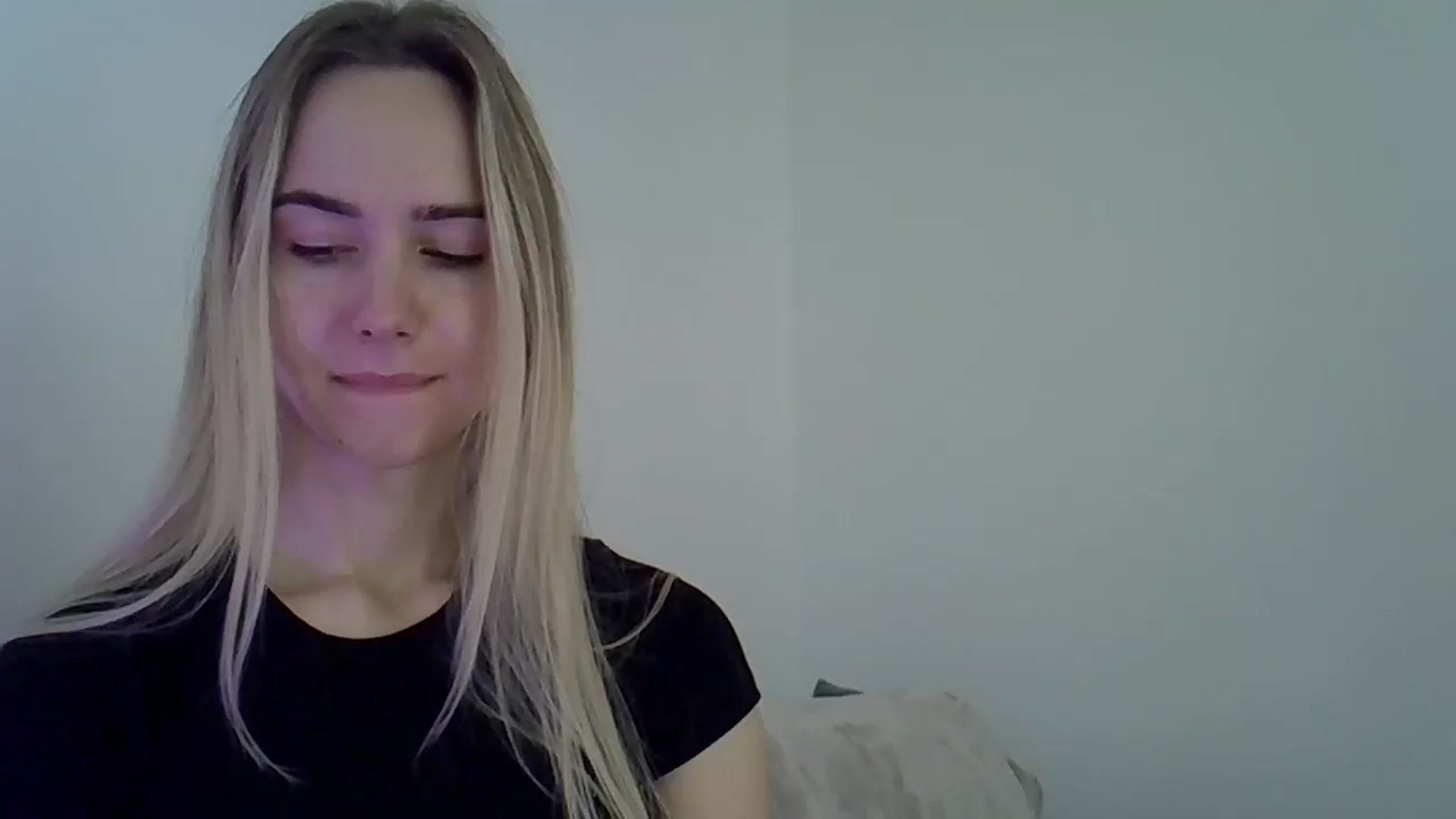 Gallery image thumbnail from Ocean__Soul's myfreecams stream on, 05/10/2025, 14:52 image 2 of 20