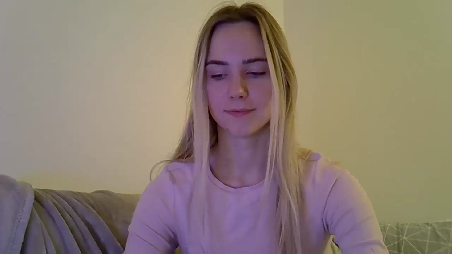 Gallery image thumbnail from Ocean__Soul's myfreecams stream on, 05/10/2025, 19:08 image 4 of 20