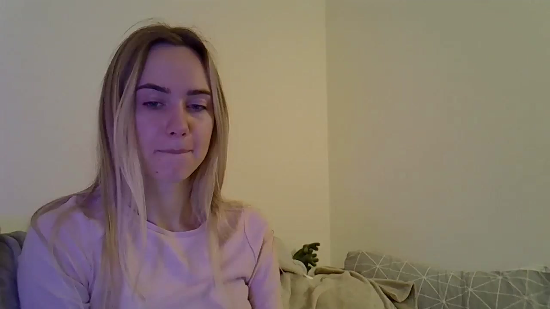Gallery image thumbnail from Ocean__Soul's myfreecams stream on, 05/10/2025, 19:08 image 12 of 20