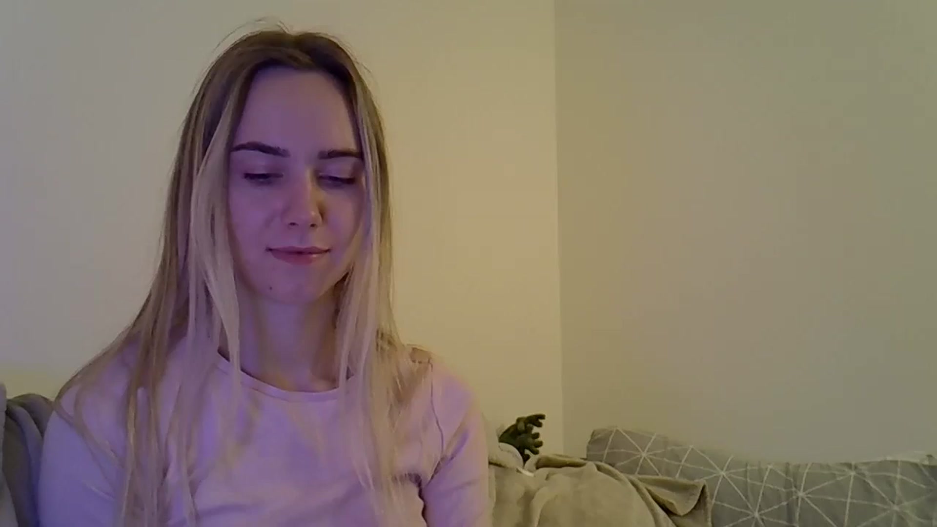 Gallery image thumbnail from Ocean__Soul's myfreecams stream on, 05/10/2025, 19:08 image 11 of 20
