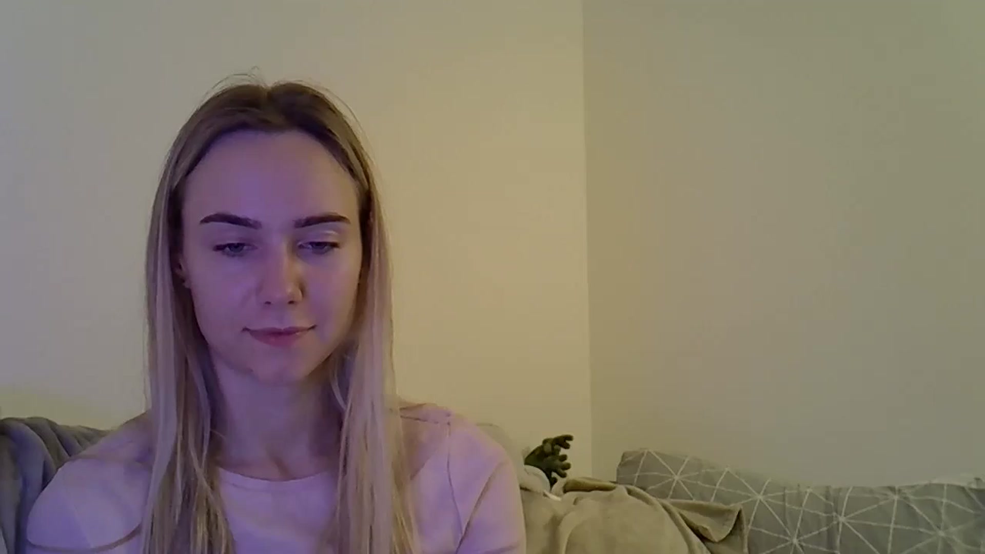 Gallery image thumbnail from Ocean__Soul's myfreecams stream on, 05/10/2025, 19:08 image 19 of 20