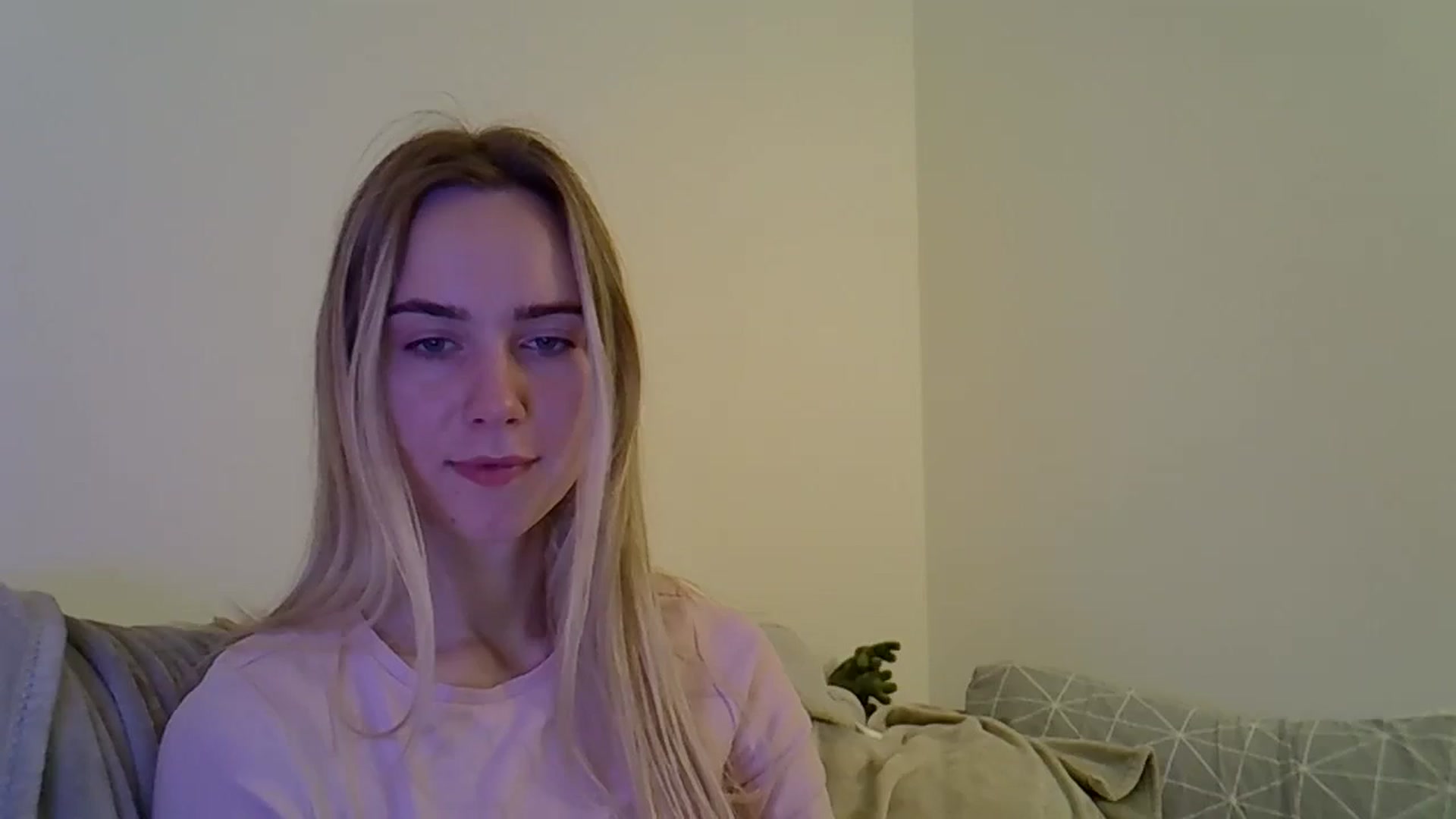 Gallery image thumbnail from Ocean__Soul's myfreecams stream on, 05/10/2025, 19:08 image 2 of 20