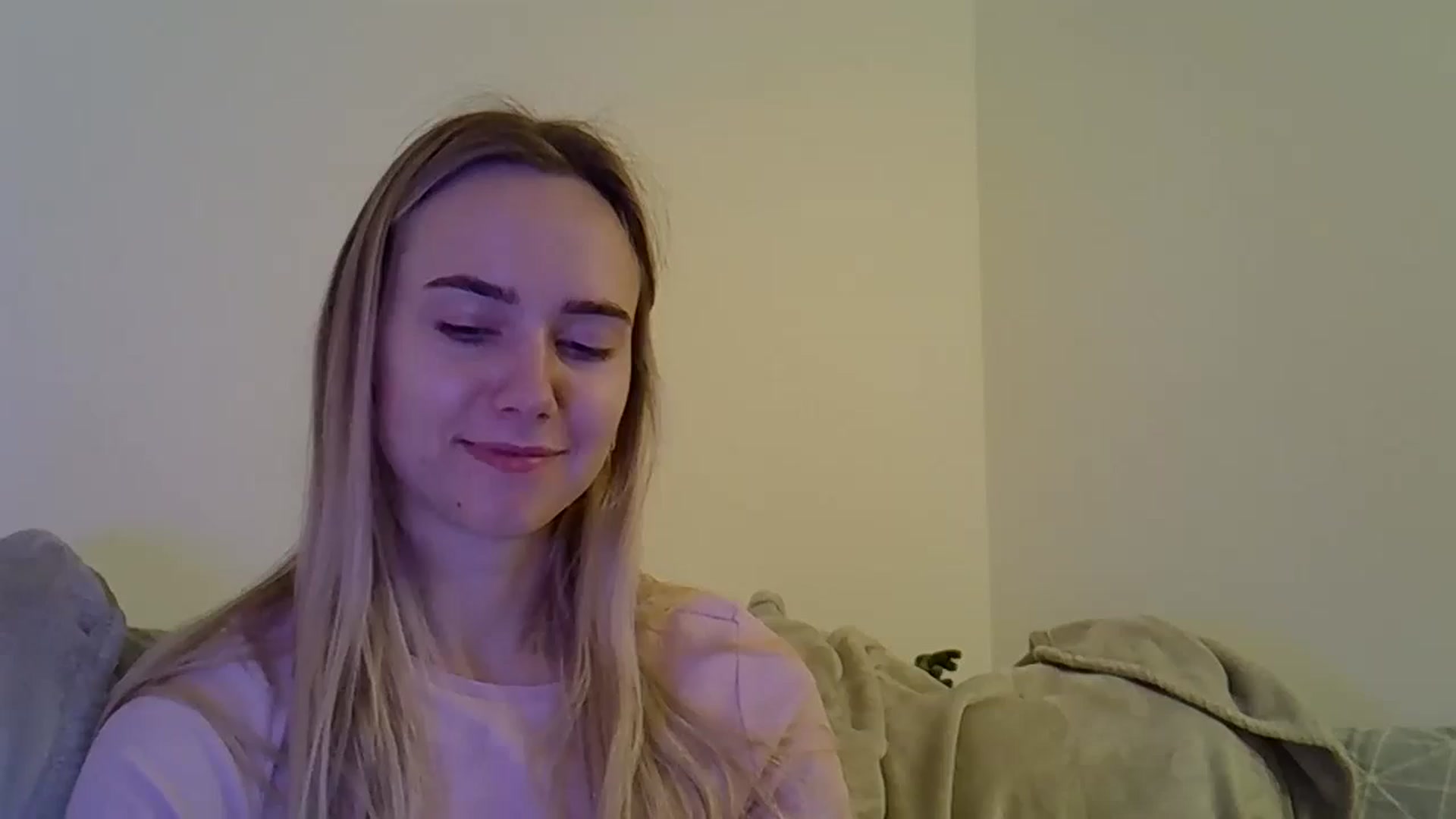 Gallery image thumbnail from Ocean__Soul's myfreecams stream on, 05/10/2025, 19:41 image 19 of 20