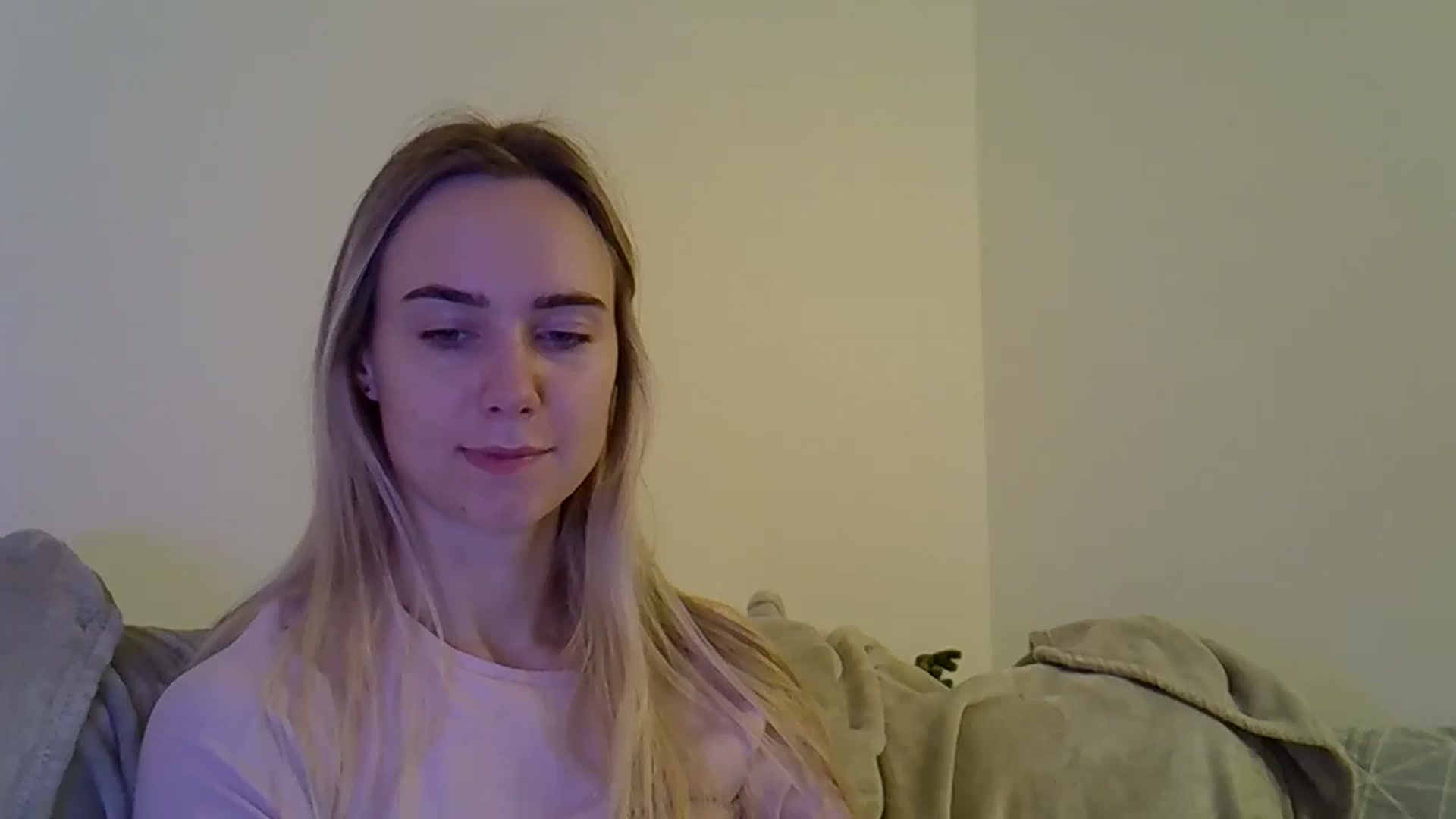 Gallery image thumbnail from Ocean__Soul's myfreecams stream on, 05/10/2025, 19:41 image 4 of 20