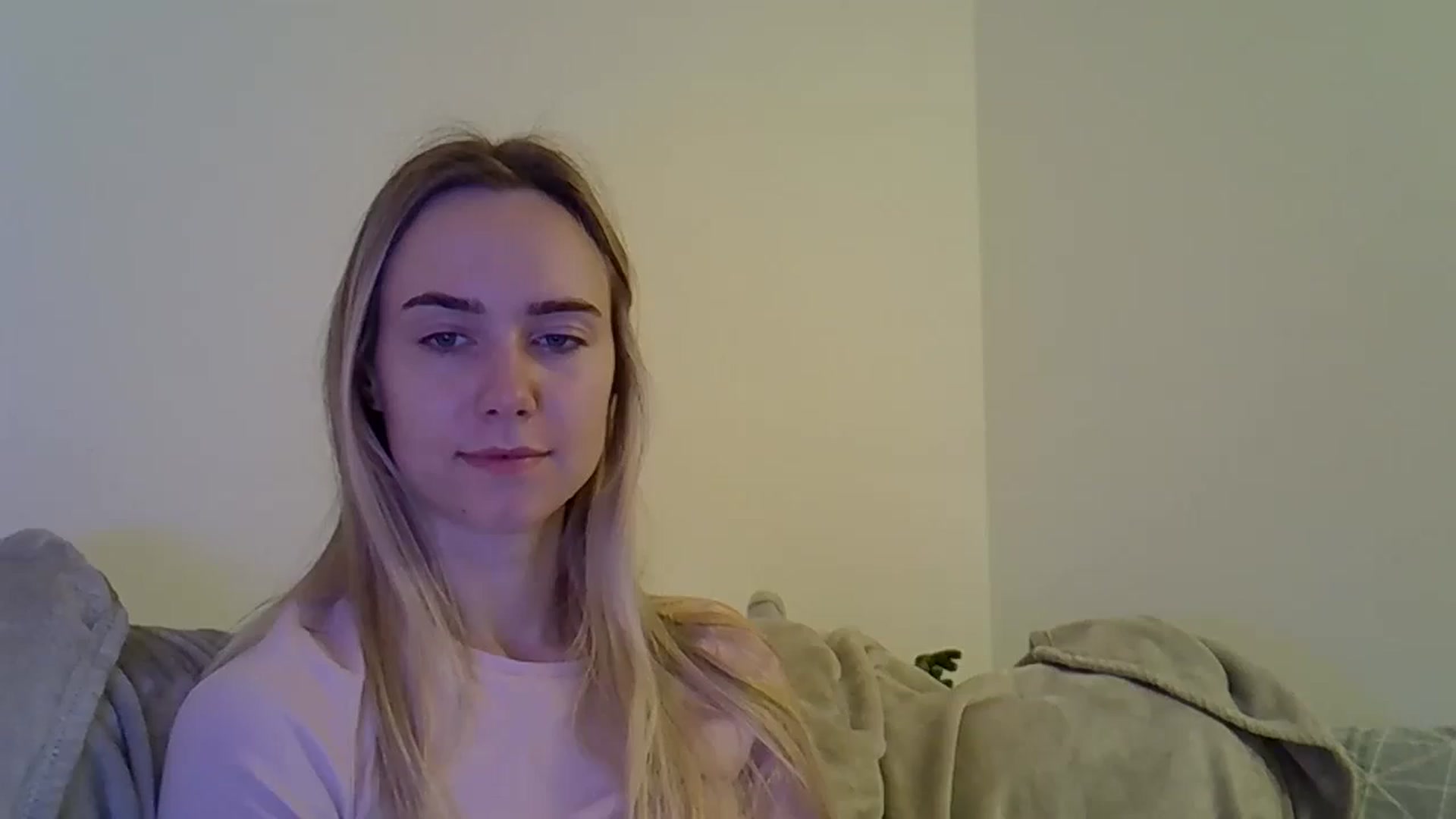 Gallery image thumbnail from Ocean__Soul's myfreecams stream on, 05/10/2025, 19:41 image 7 of 20