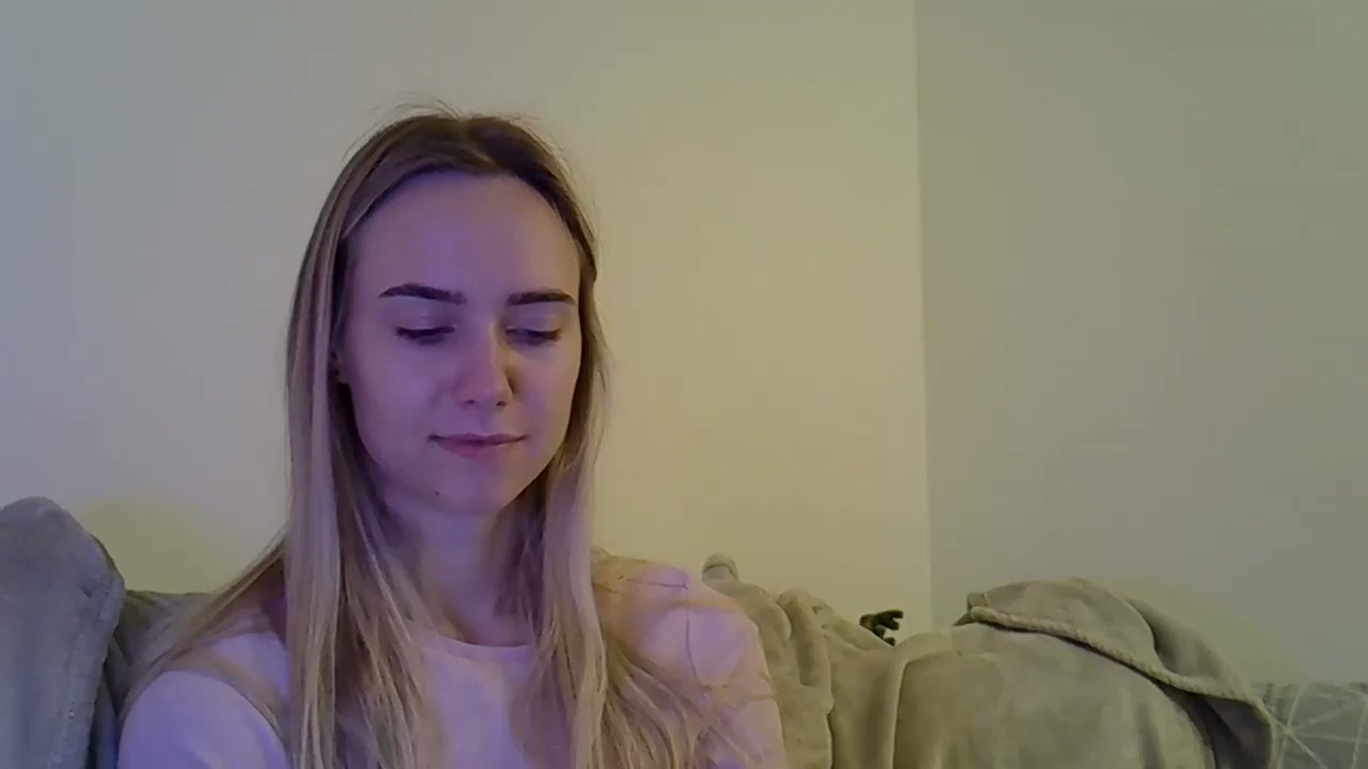 Gallery image thumbnail from Ocean__Soul's myfreecams stream on, 05/10/2025, 19:41 image 18 of 20