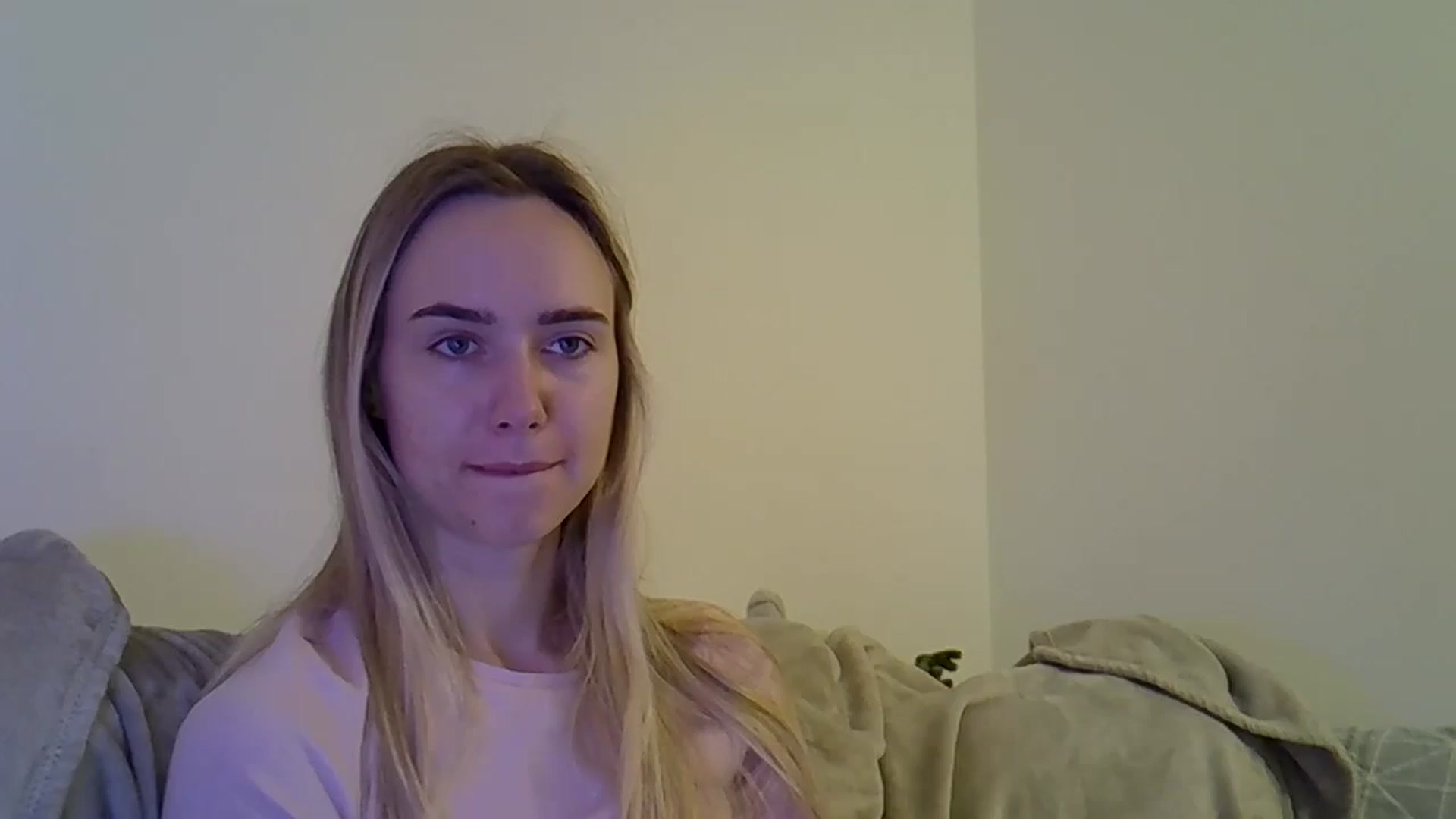 Gallery image thumbnail from Ocean__Soul's myfreecams stream on, 05/10/2025, 19:41 image 8 of 20