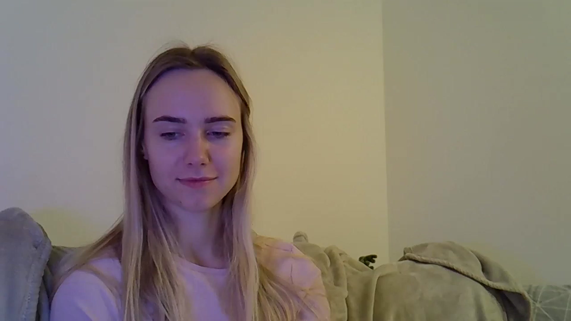 Gallery image thumbnail from Ocean__Soul's myfreecams stream on, 05/10/2025, 19:41 image 15 of 20
