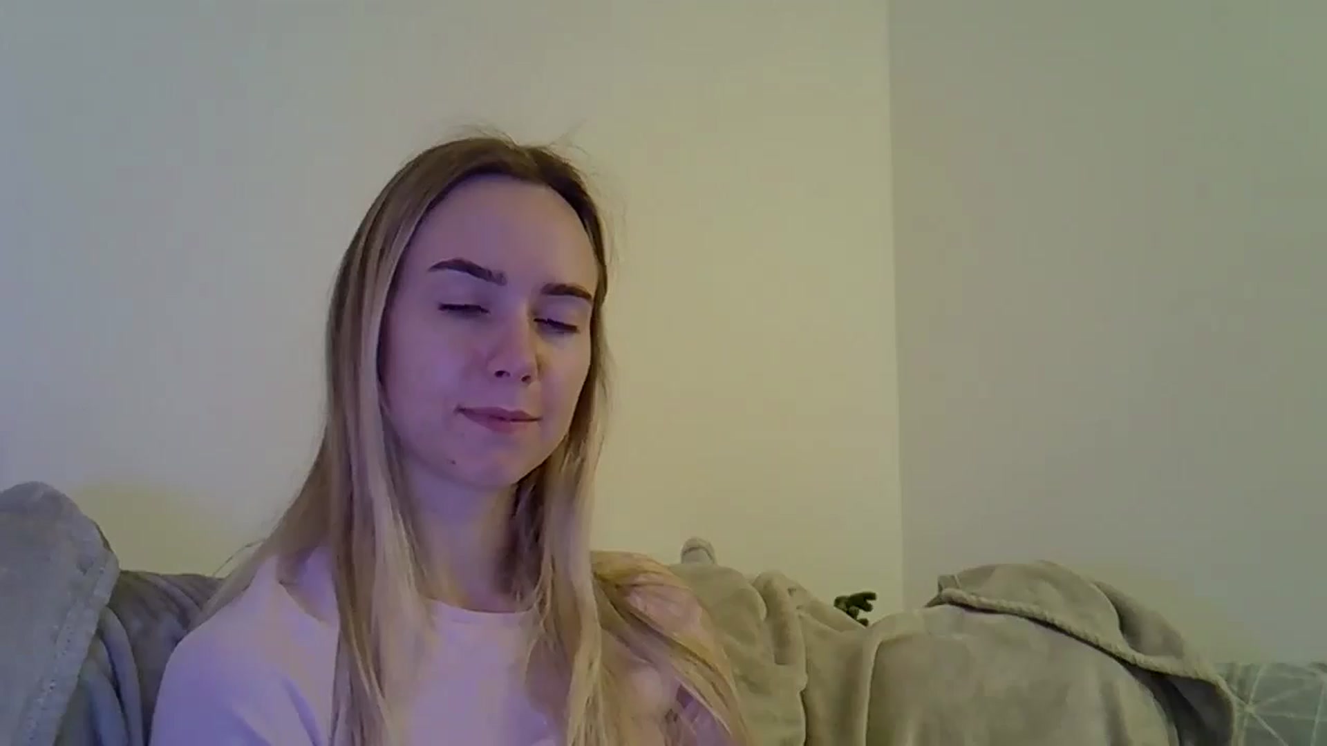 Gallery image thumbnail from Ocean__Soul's myfreecams stream on, 05/10/2025, 19:41 image 9 of 20