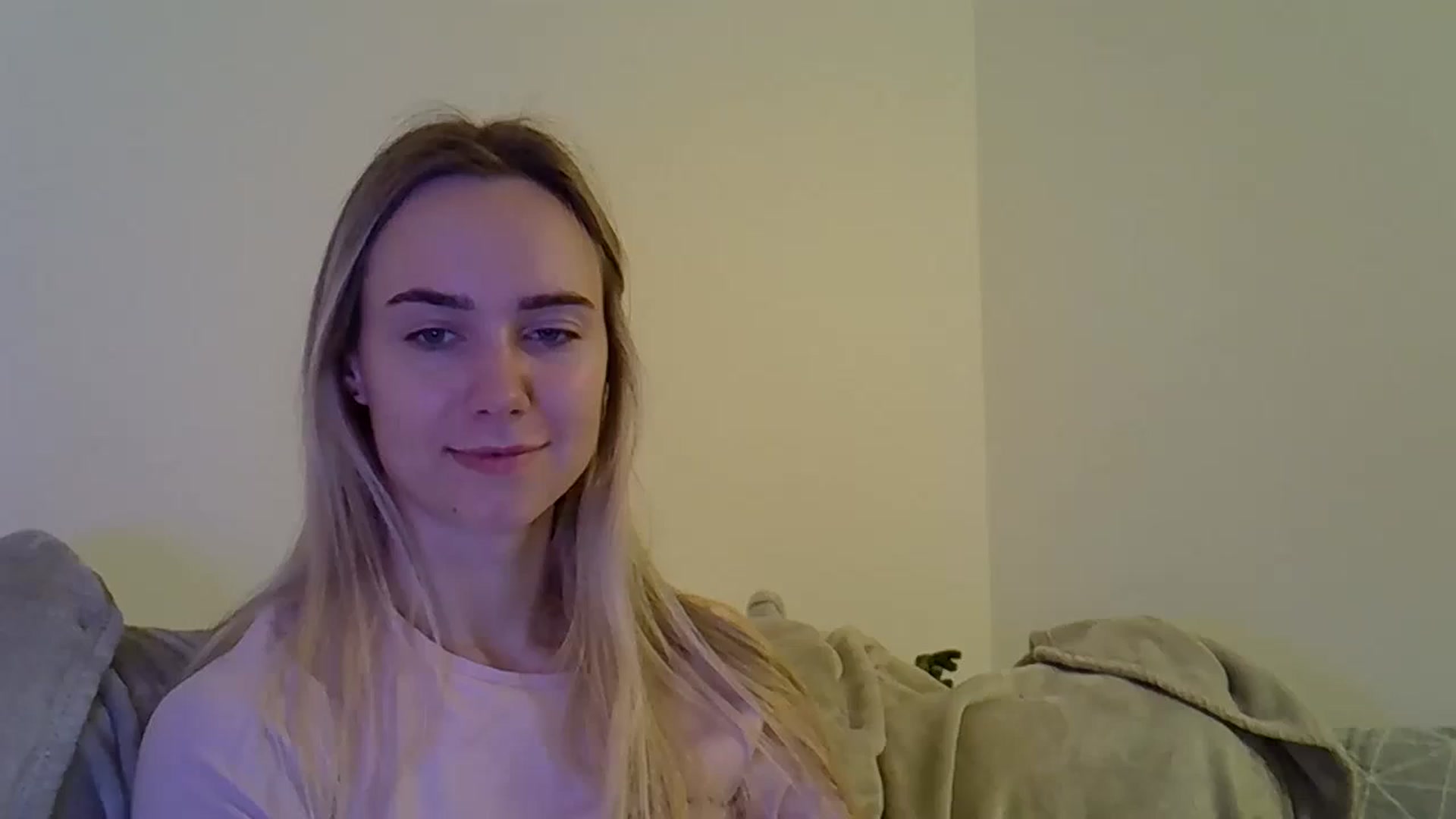 Gallery image thumbnail from Ocean__Soul's myfreecams stream on, 05/10/2025, 19:41 image 5 of 20