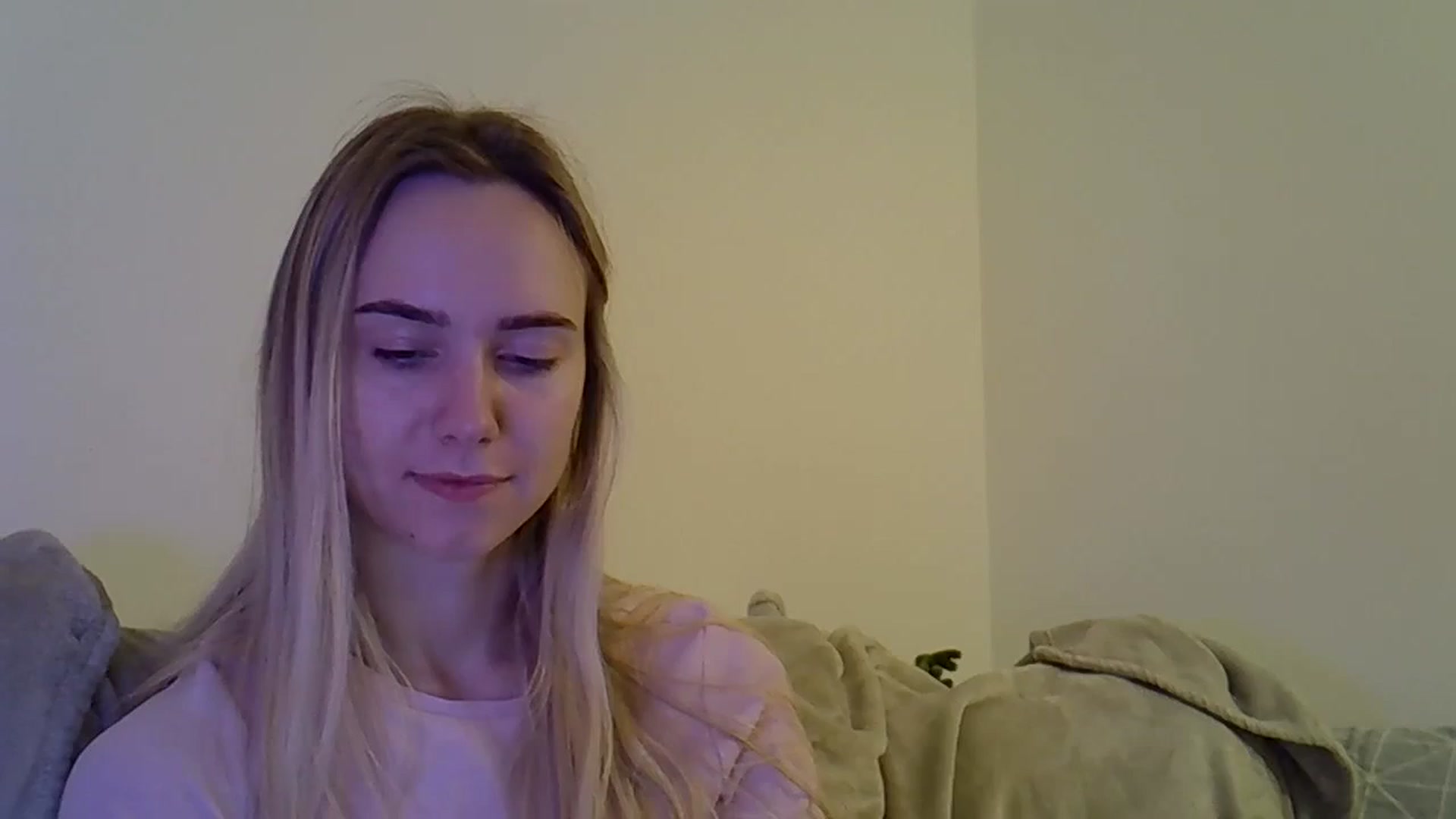 Gallery image thumbnail from Ocean__Soul's myfreecams stream on, 05/10/2025, 19:41 image 14 of 20