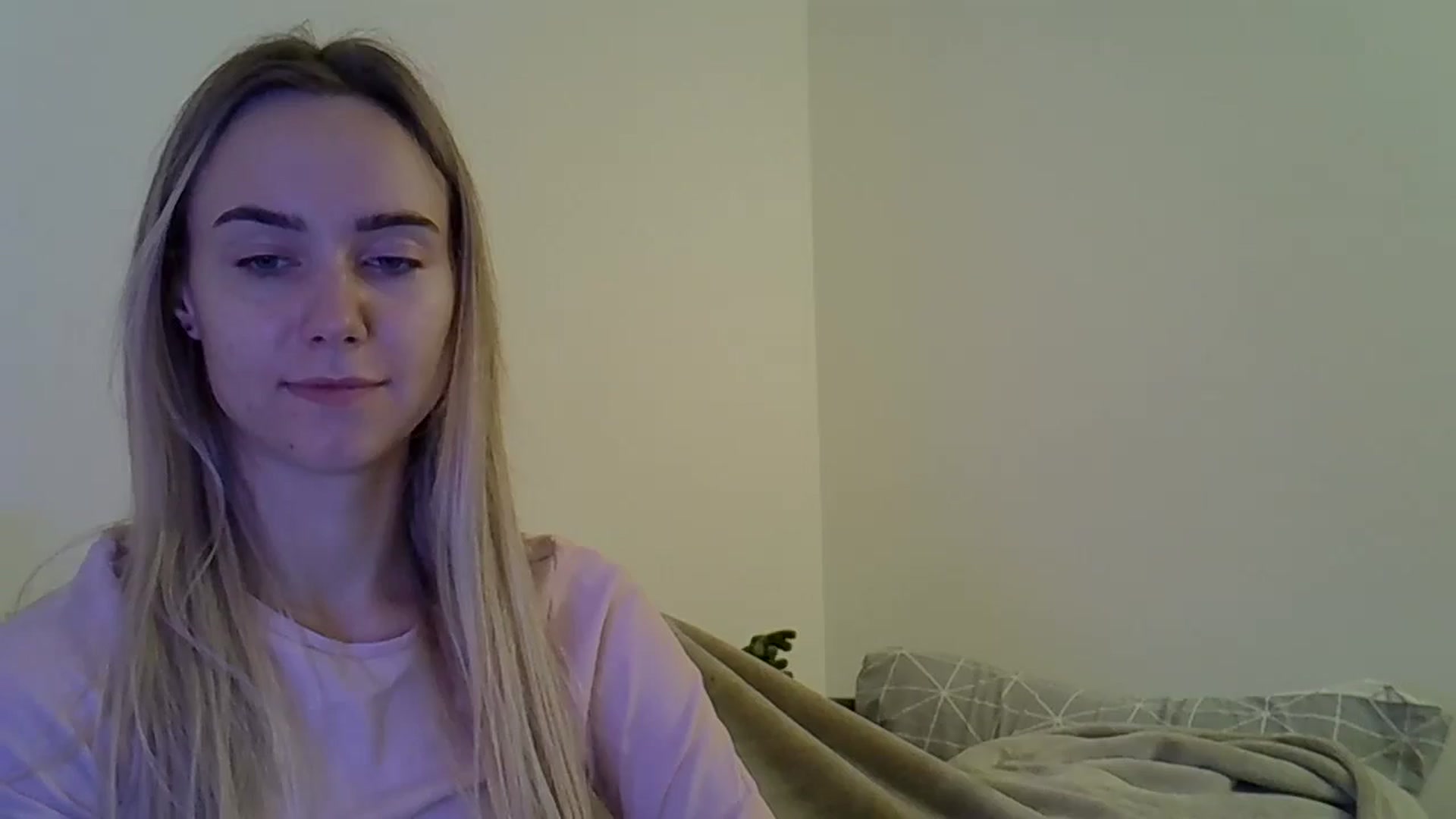 Gallery image thumbnail from Ocean__Soul's myfreecams stream on, 05/10/2025, 20:42 image 17 of 20