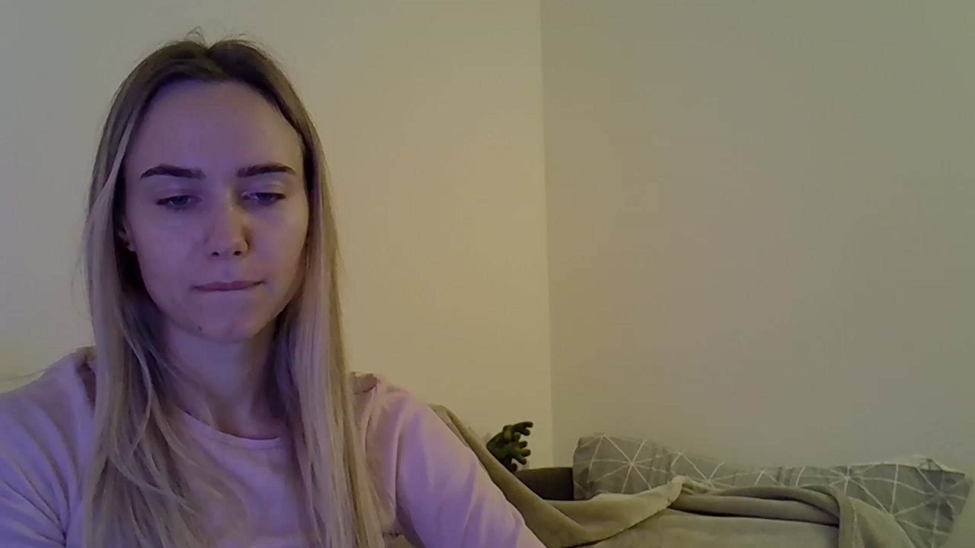 Gallery image thumbnail from Ocean__Soul's myfreecams stream on, 05/10/2025, 20:42 image 18 of 20