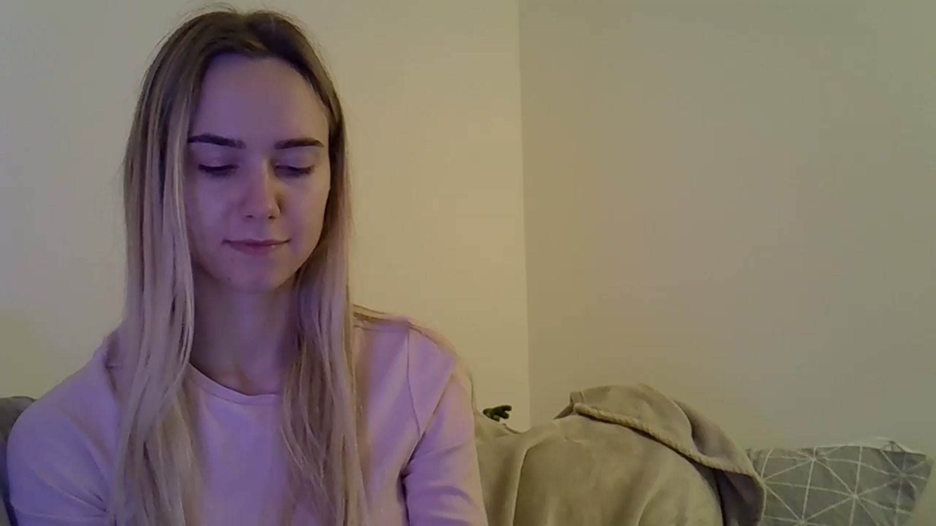 Gallery image thumbnail from Ocean__Soul's myfreecams stream on, 05/10/2025, 20:42 image 2 of 20