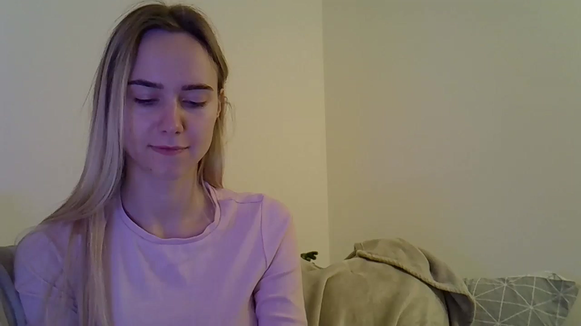 Gallery image thumbnail from Ocean__Soul's myfreecams stream on, 05/10/2025, 20:42 image 1 of 20