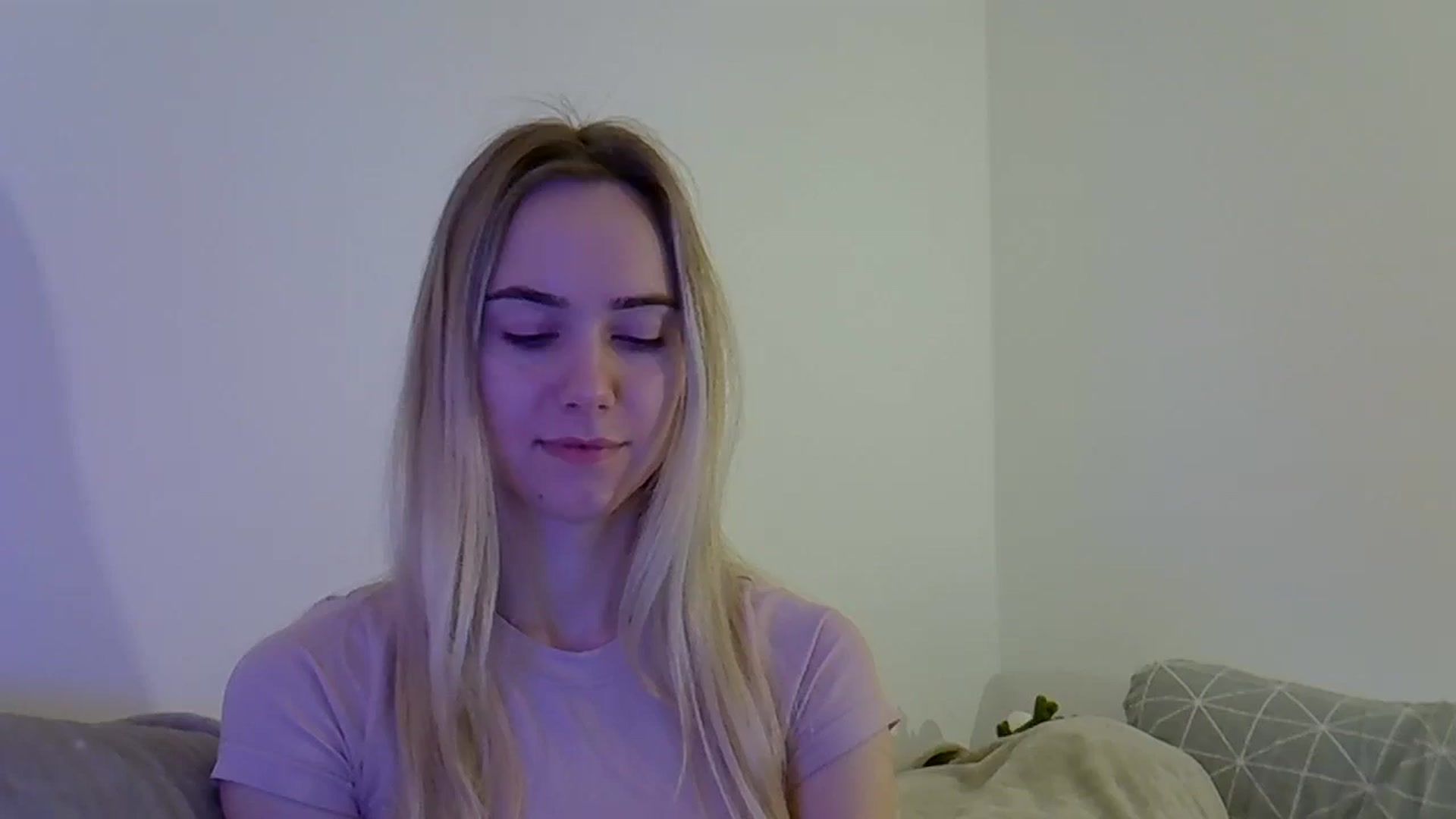 Gallery image thumbnail from Ocean__Soul's myfreecams stream on, 05/11/2025, 10:29 image 9 of 20