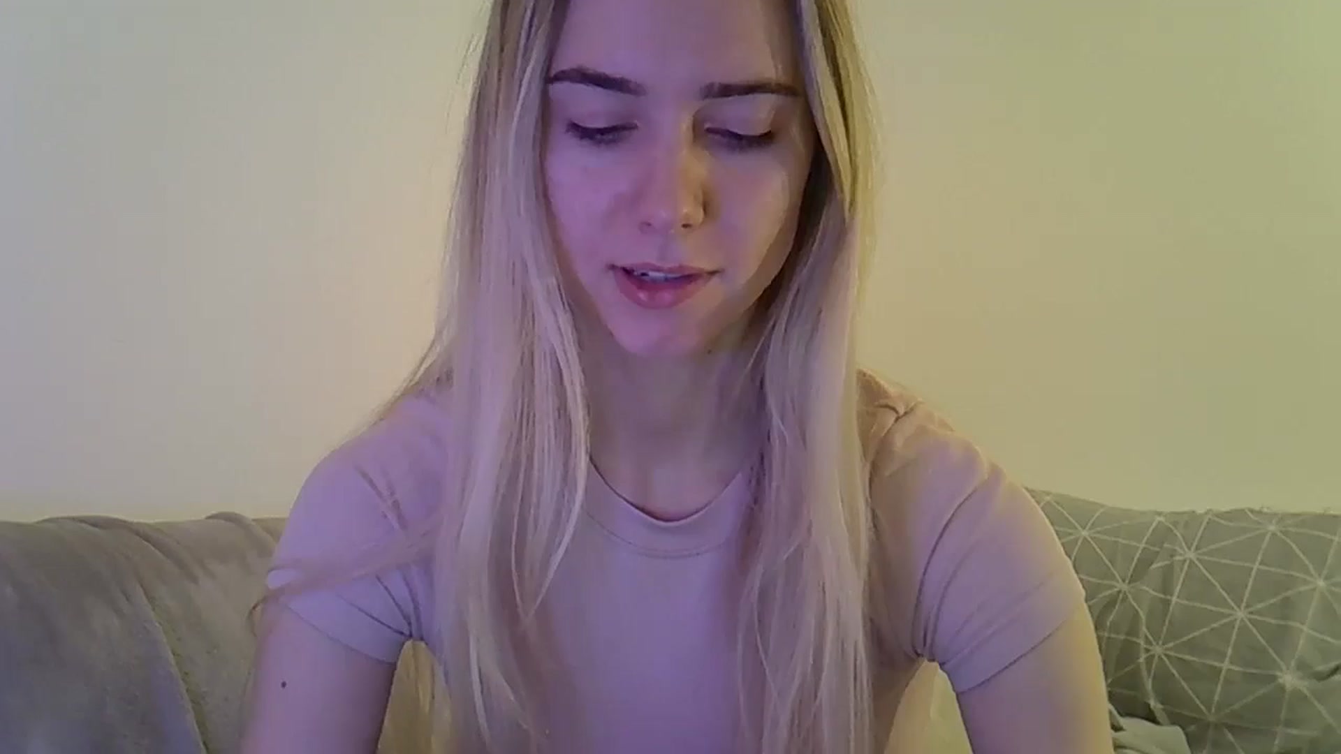 Gallery image thumbnail from Ocean__Soul's myfreecams stream on, 05/11/2025, 10:29 image 6 of 20
