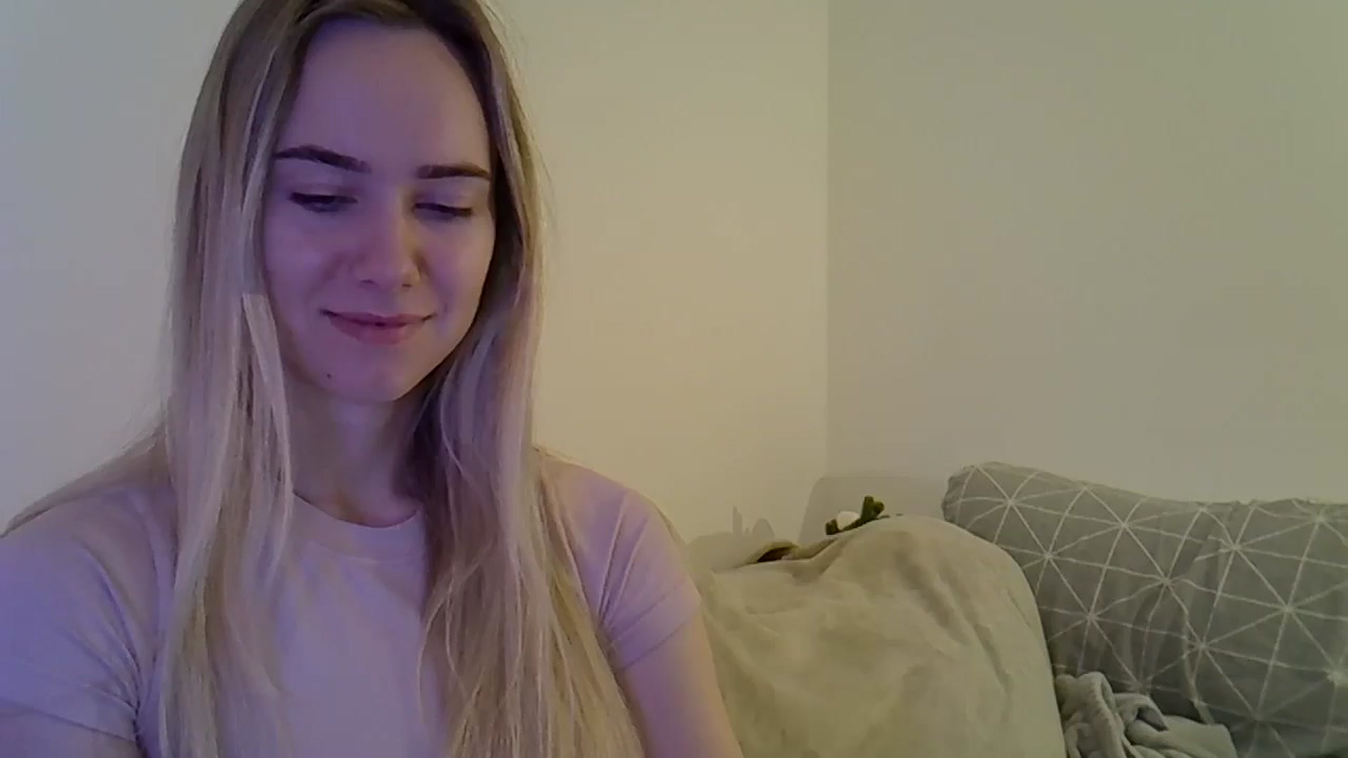 Gallery image thumbnail from Ocean__Soul's myfreecams stream on, 05/11/2025, 10:29 image 4 of 20