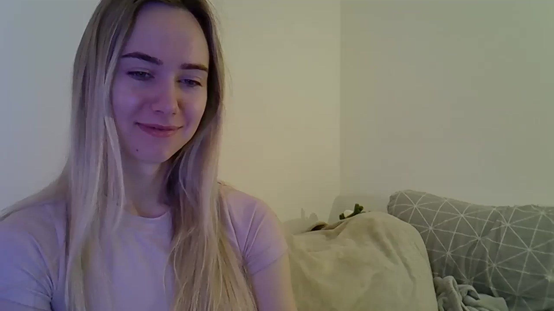 Gallery image thumbnail from Ocean__Soul's myfreecams stream on, 05/11/2025, 10:29 image 3 of 20