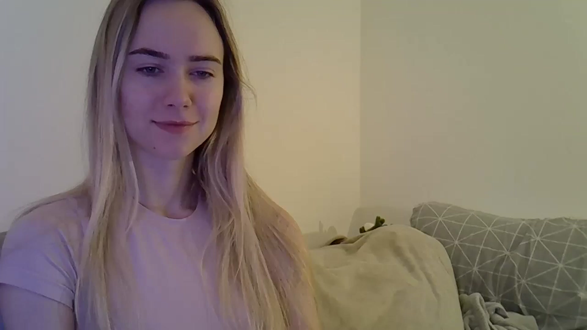 Gallery image thumbnail from Ocean__Soul's myfreecams stream on, 05/11/2025, 10:29 image 1 of 20
