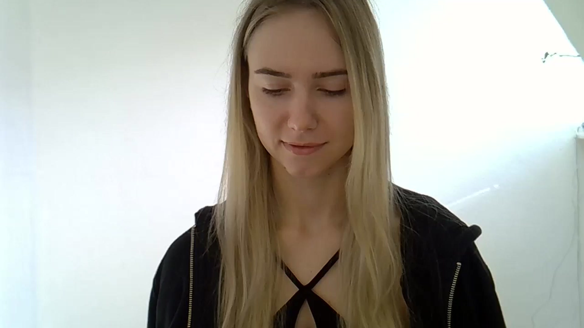 Gallery image thumbnail from Ocean__Soul's myfreecams stream on, 05/13/2025, 06:56 image 10 of 20