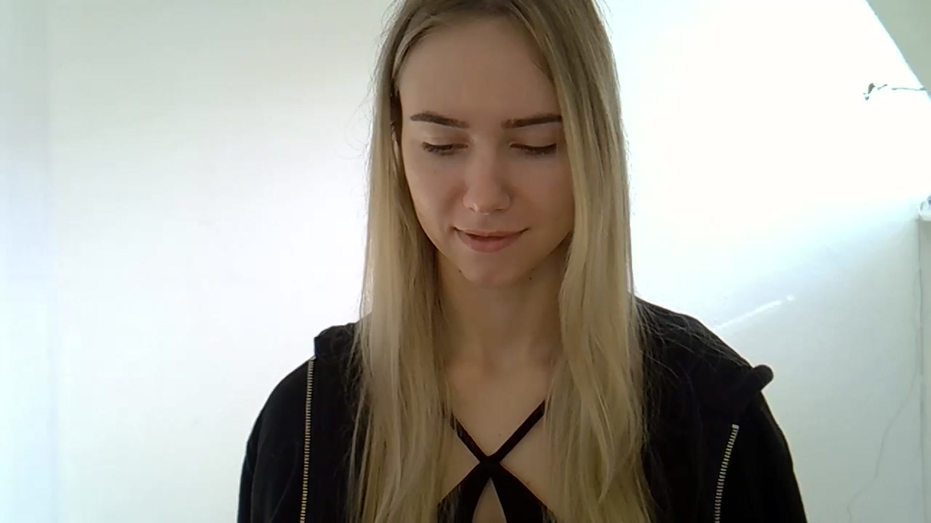Gallery image thumbnail from Ocean__Soul's myfreecams stream on, 05/13/2025, 06:56 image 12 of 20