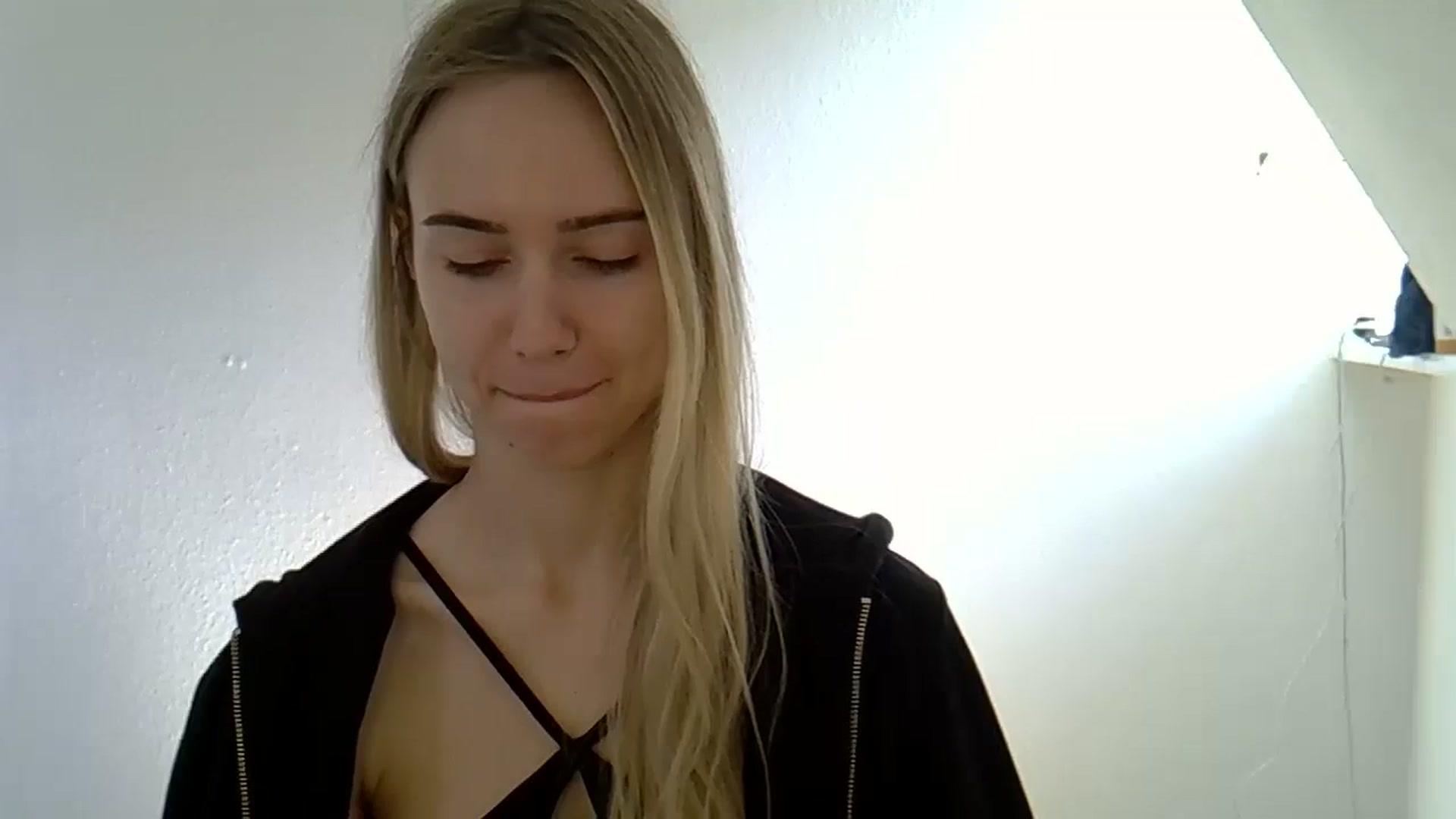 Gallery image thumbnail from Ocean__Soul's myfreecams stream on, 05/13/2025, 09:04 image 20 of 20