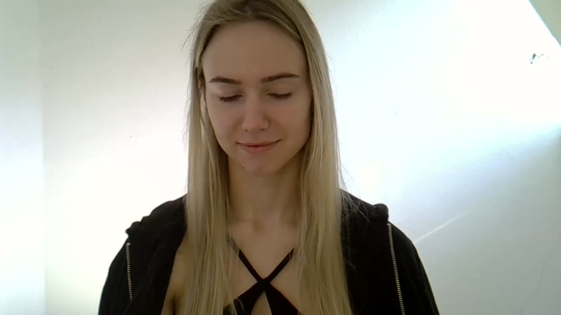 Gallery image thumbnail from Ocean__Soul's myfreecams stream on, 05/13/2025, 09:04 image 2 of 20