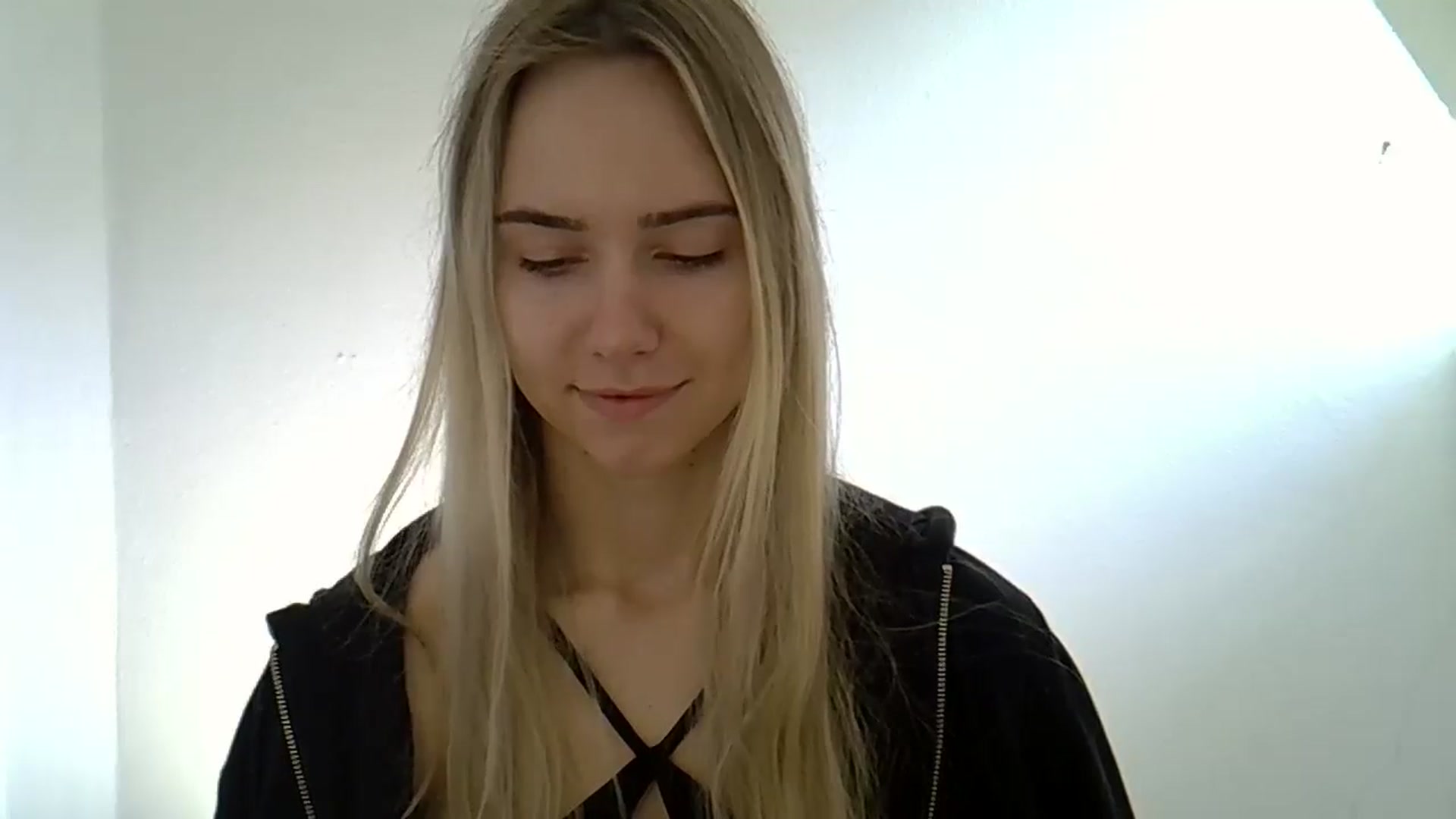 Gallery image thumbnail from Ocean__Soul's myfreecams stream on, 05/13/2025, 09:04 image 9 of 20