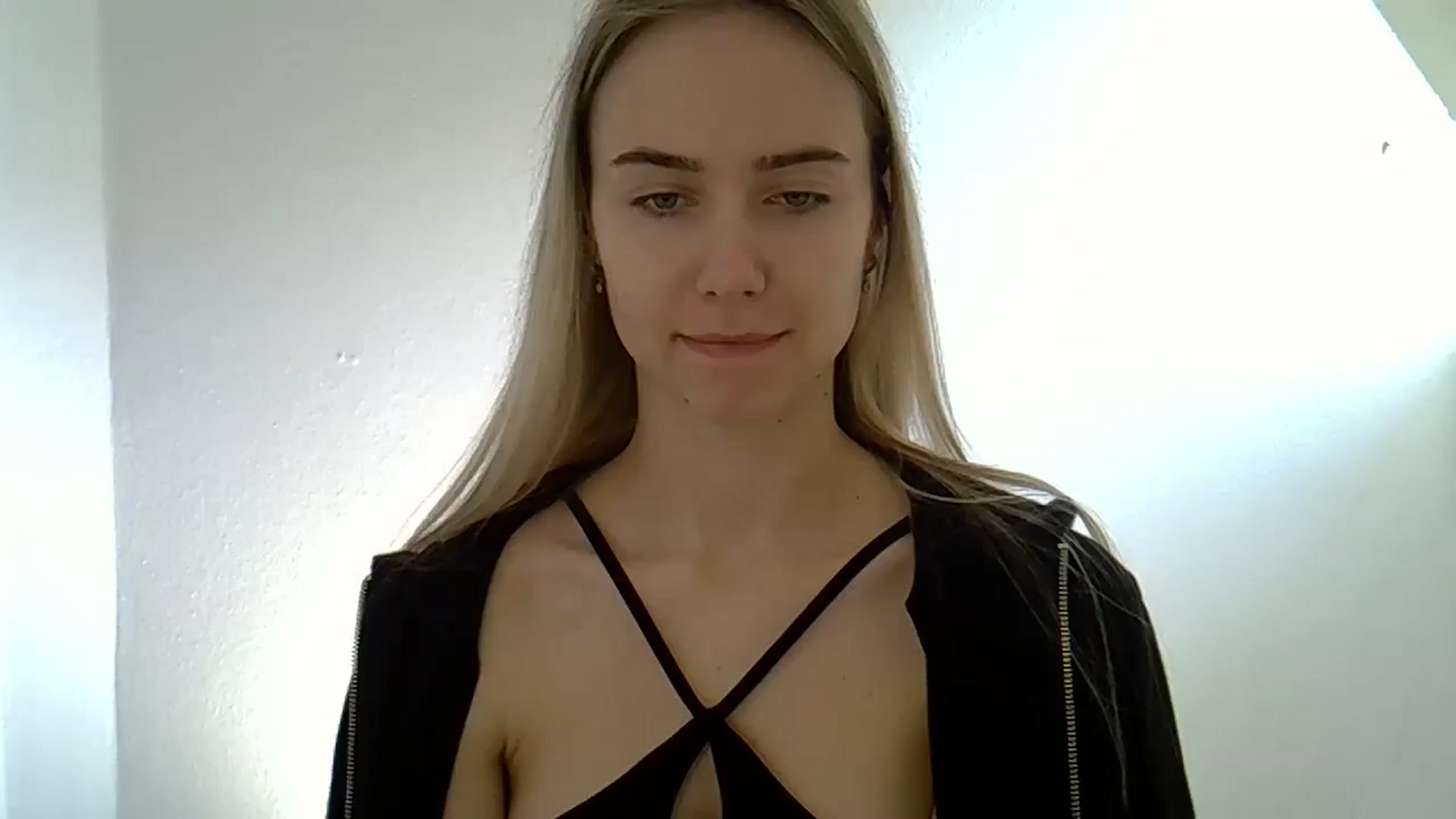 Gallery image thumbnail from Ocean__Soul's myfreecams stream on, 05/13/2025, 09:04 image 15 of 20