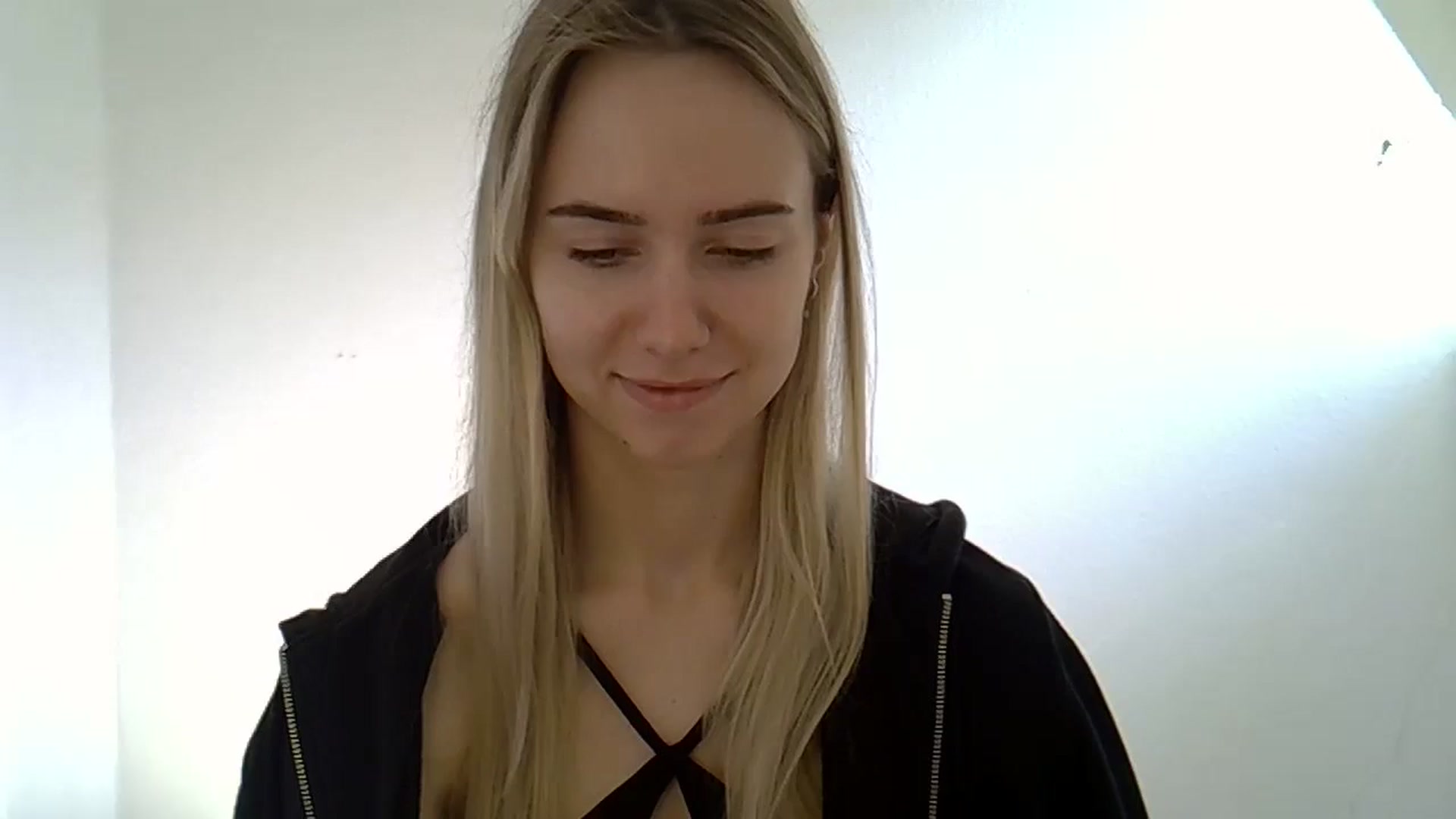 Gallery image thumbnail from Ocean__Soul's myfreecams stream on, 05/13/2025, 09:04 image 6 of 20