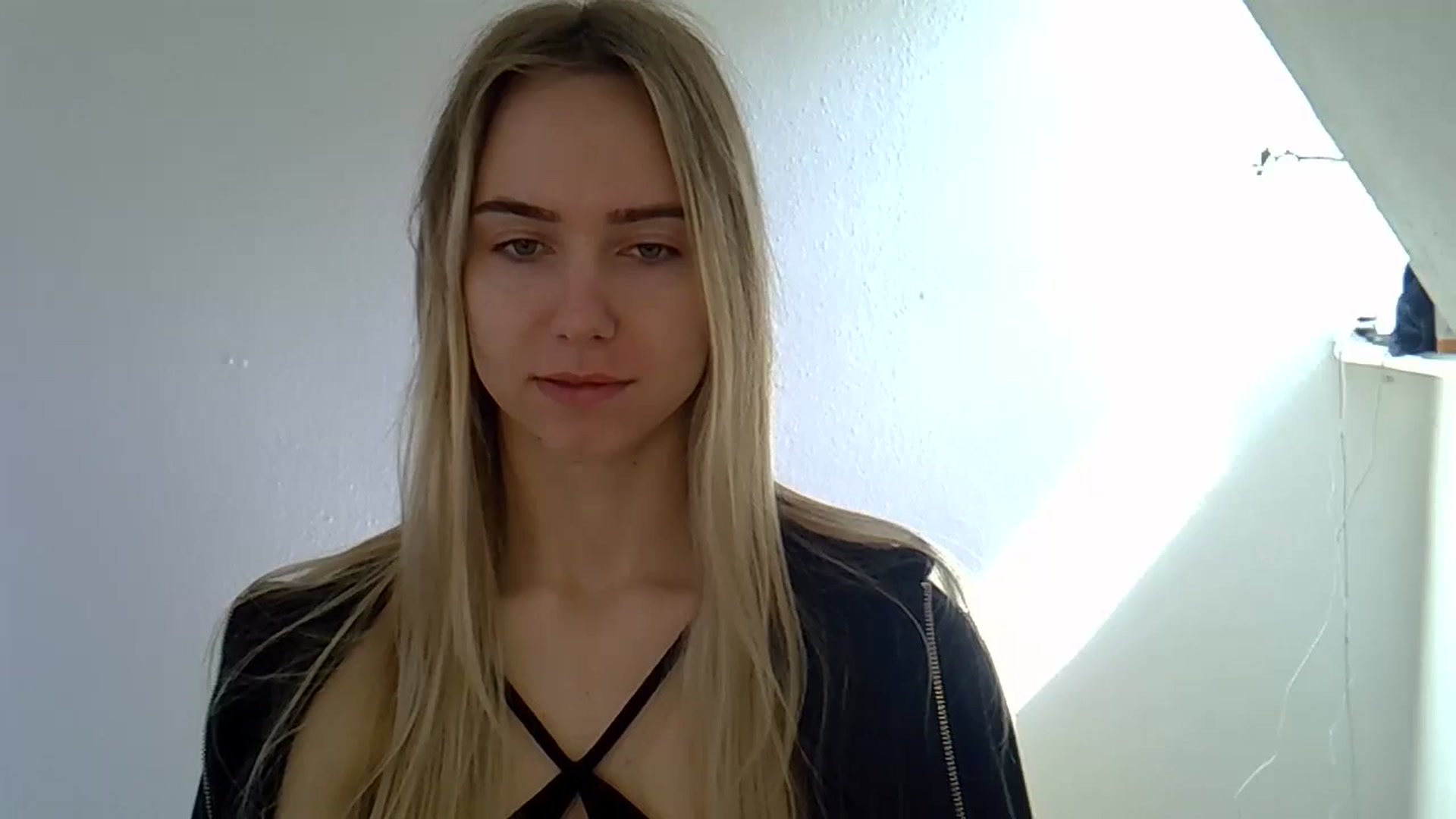 Gallery image thumbnail from Ocean__Soul's myfreecams stream on, 05/13/2025, 09:39 image 16 of 20