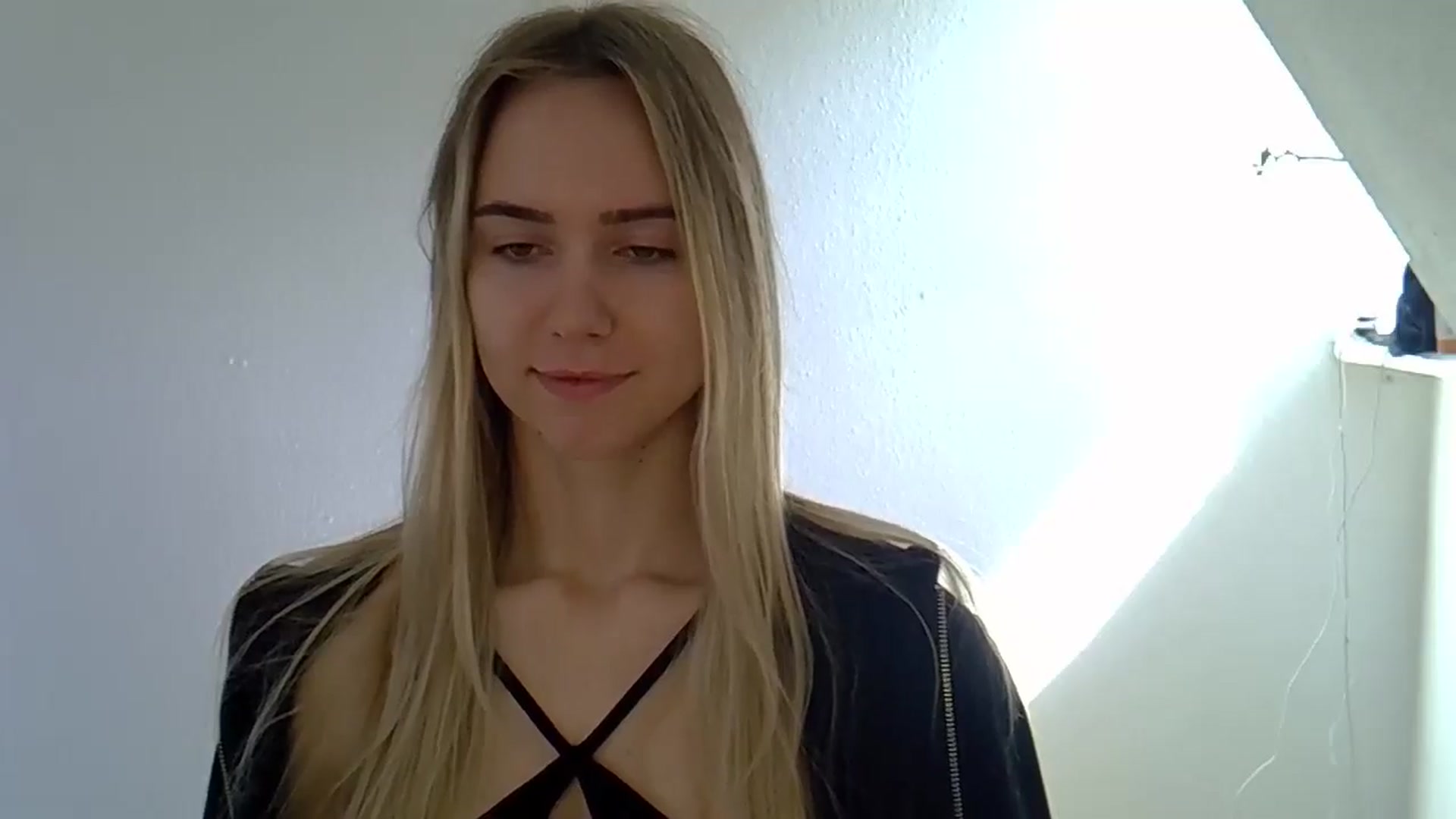 Gallery image thumbnail from Ocean__Soul's myfreecams stream on, 05/13/2025, 09:39 image 18 of 20