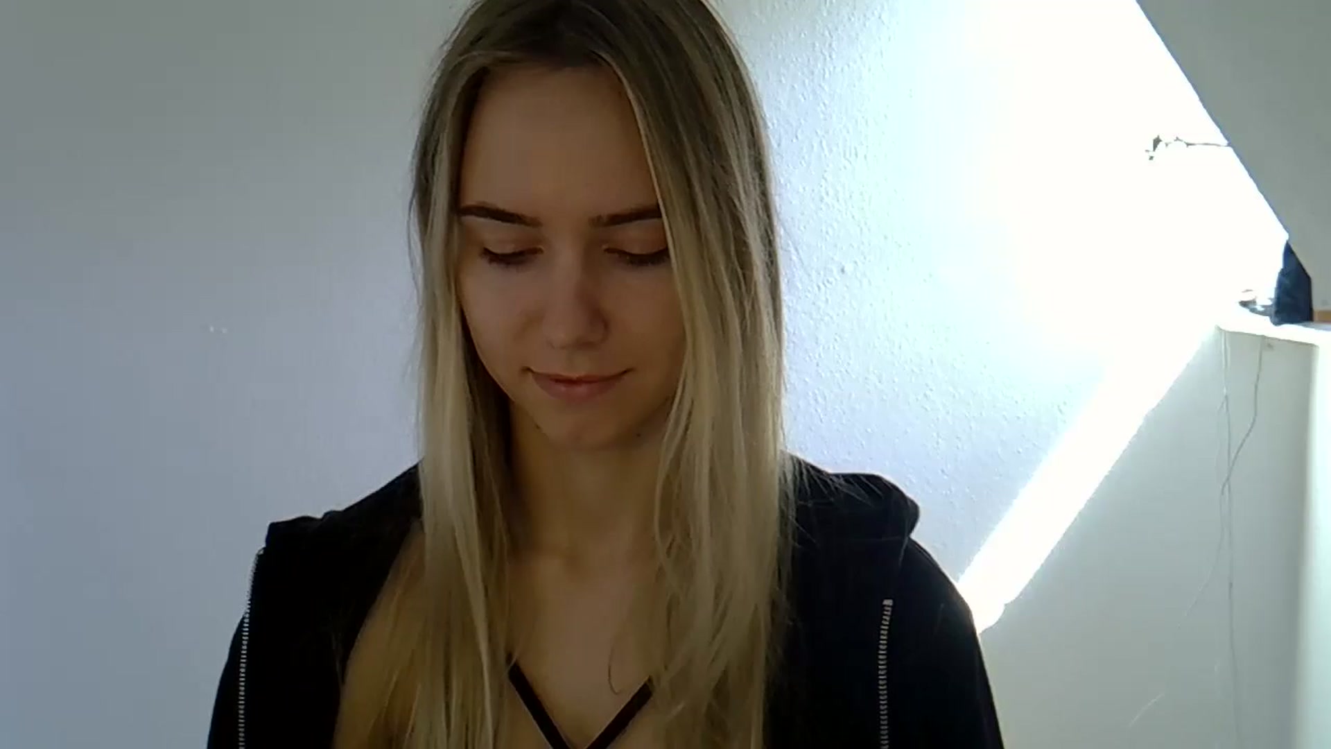 Gallery image thumbnail from Ocean__Soul's myfreecams stream on, 05/13/2025, 10:19 image 3 of 20