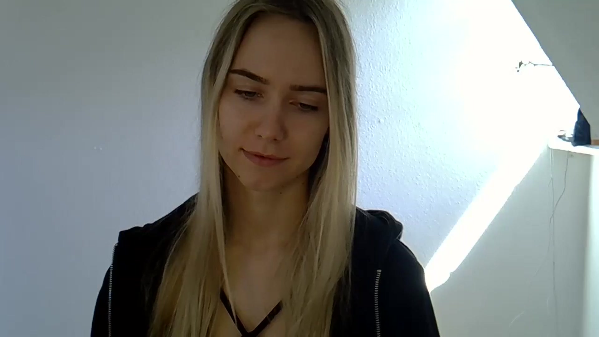 Gallery image thumbnail from Ocean__Soul's myfreecams stream on, 05/13/2025, 10:19 image 2 of 20