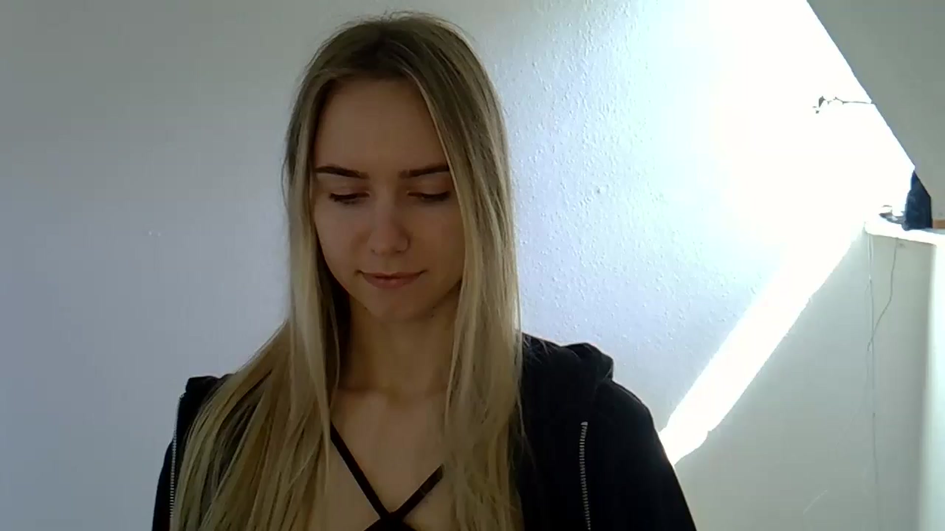 Gallery image thumbnail from Ocean__Soul's myfreecams stream on, 05/13/2025, 10:19 image 1 of 20
