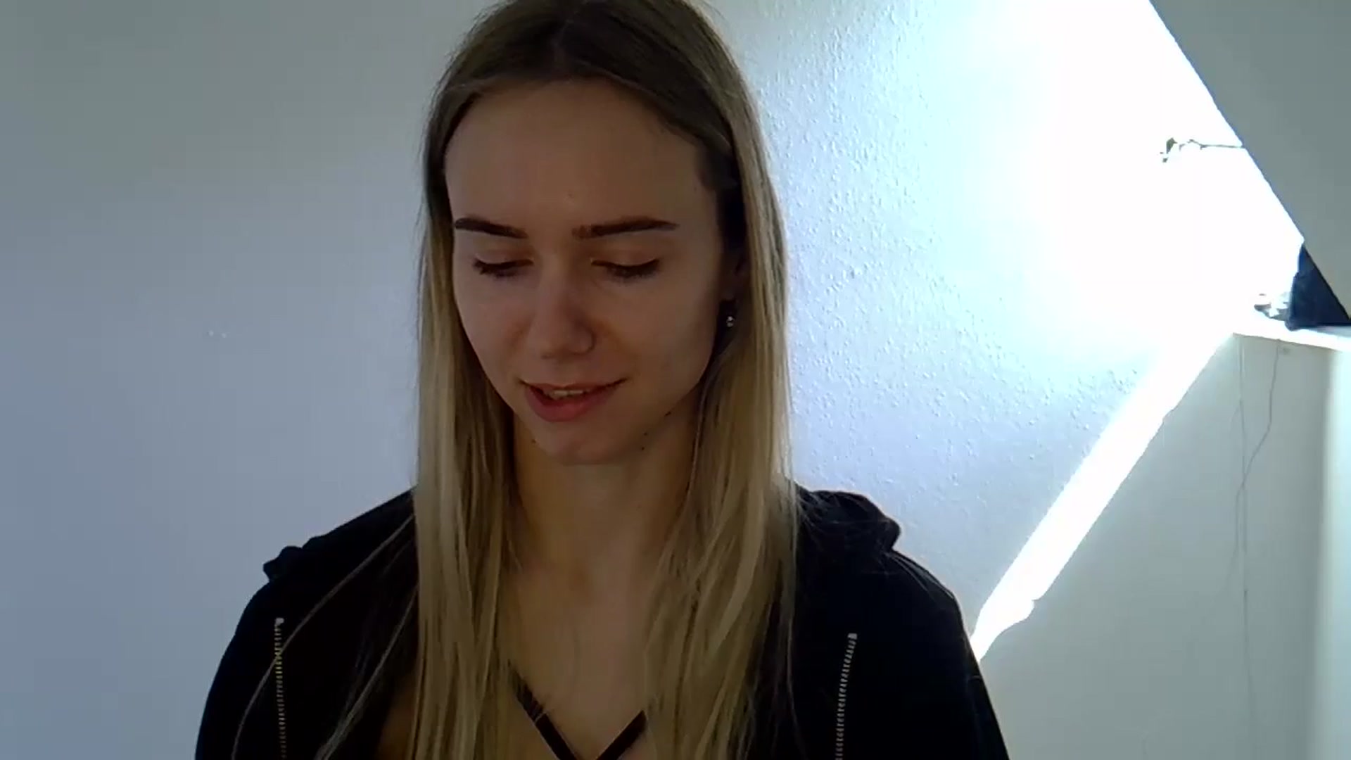Gallery image thumbnail from Ocean__Soul's myfreecams stream on, 05/13/2025, 10:19 image 8 of 20