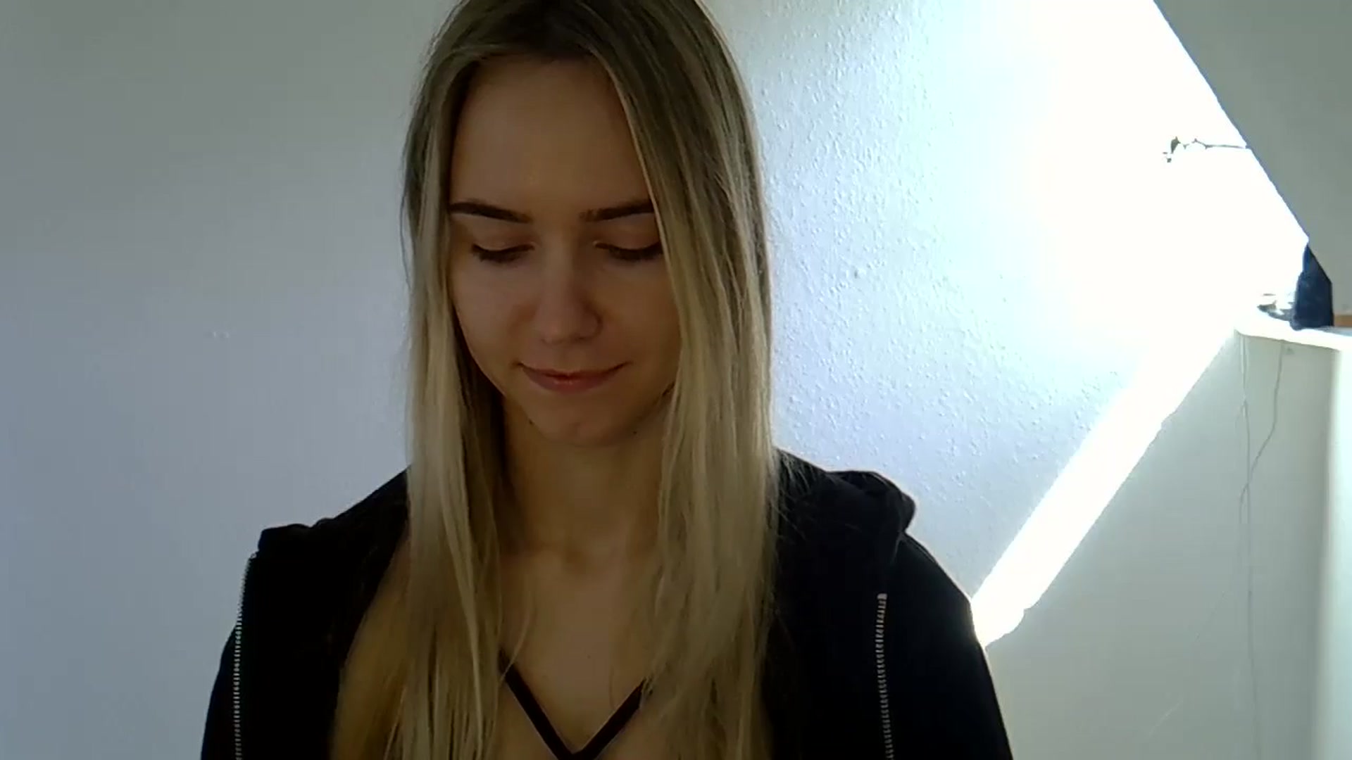 Gallery image thumbnail from Ocean__Soul's myfreecams stream on, 05/13/2025, 10:19 image 4 of 20