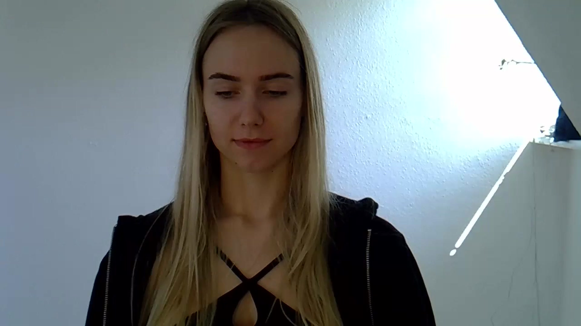 Gallery image thumbnail from Ocean__Soul's myfreecams stream on, 05/13/2025, 10:19 image 18 of 20