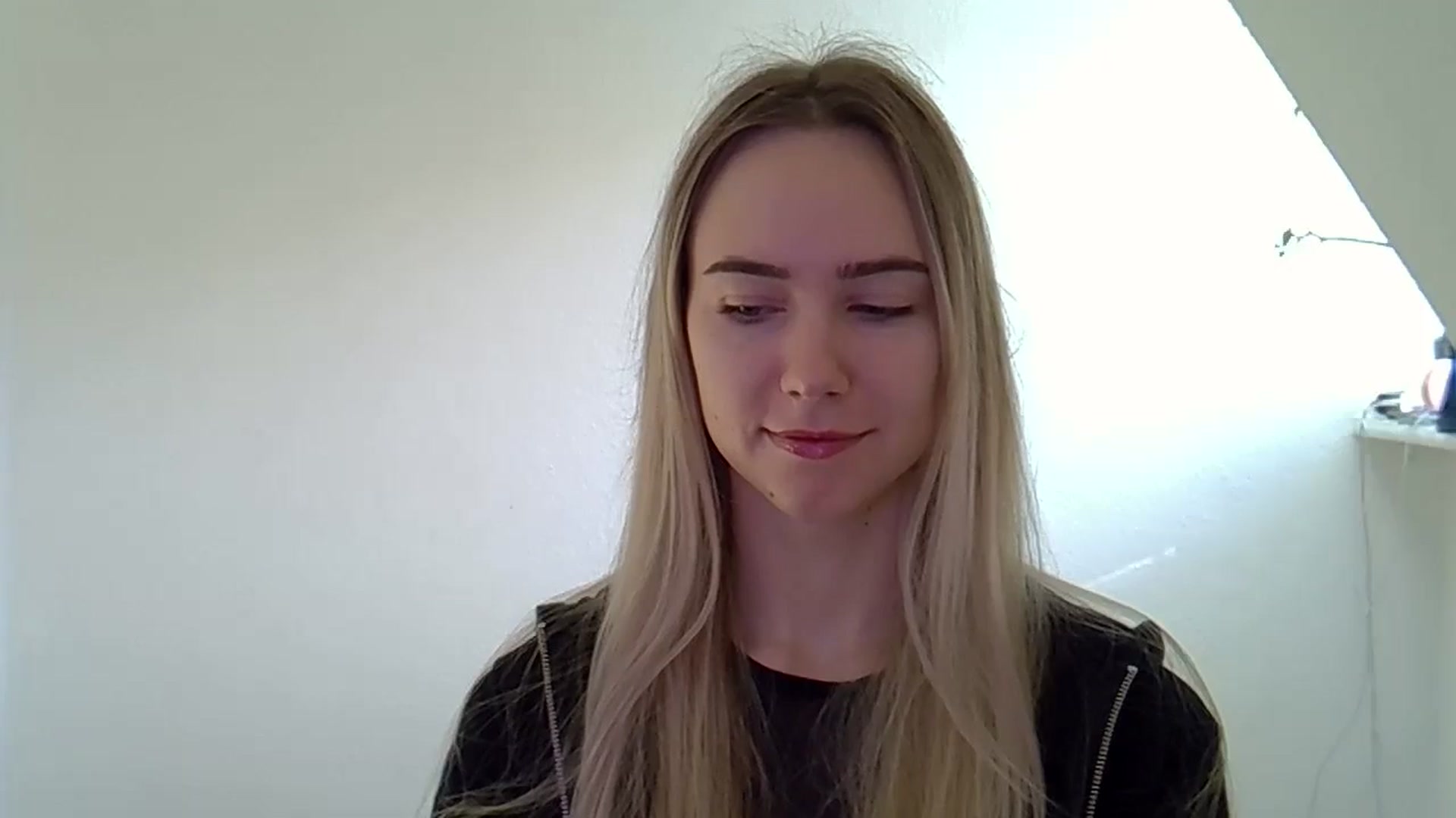 Gallery image thumbnail from Ocean__Soul's myfreecams stream on, 05/14/2025, 06:55 image 12 of 20