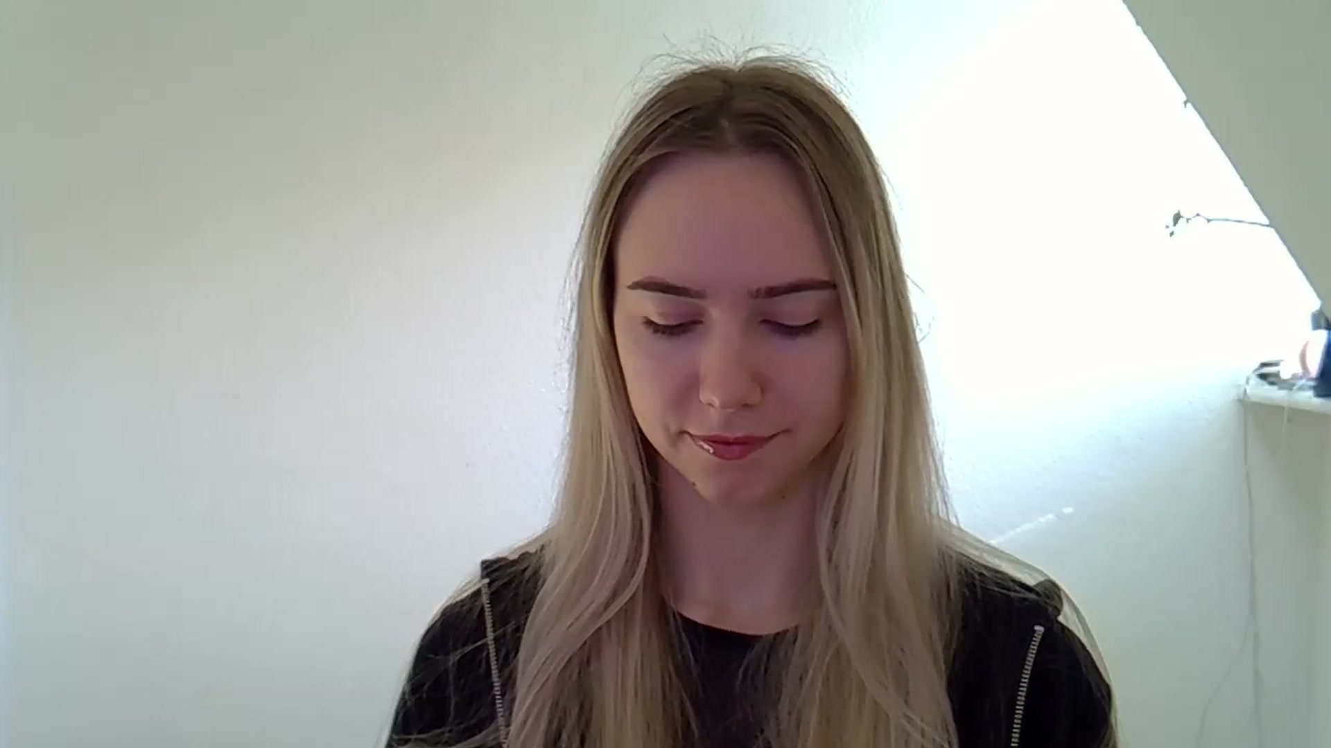 Gallery image thumbnail from Ocean__Soul's myfreecams stream on, 05/14/2025, 06:55 image 17 of 20
