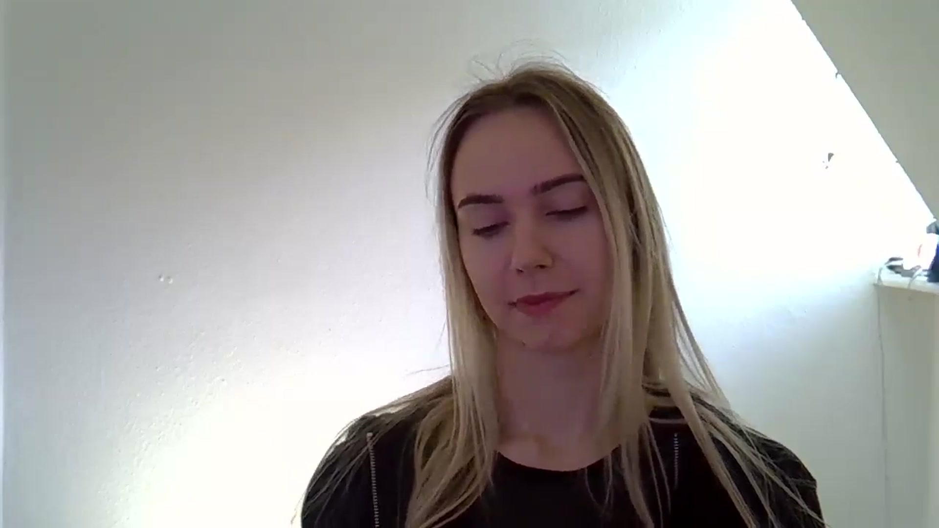 Gallery image thumbnail from Ocean__Soul's myfreecams stream on, 05/14/2025, 08:34 image 19 of 20