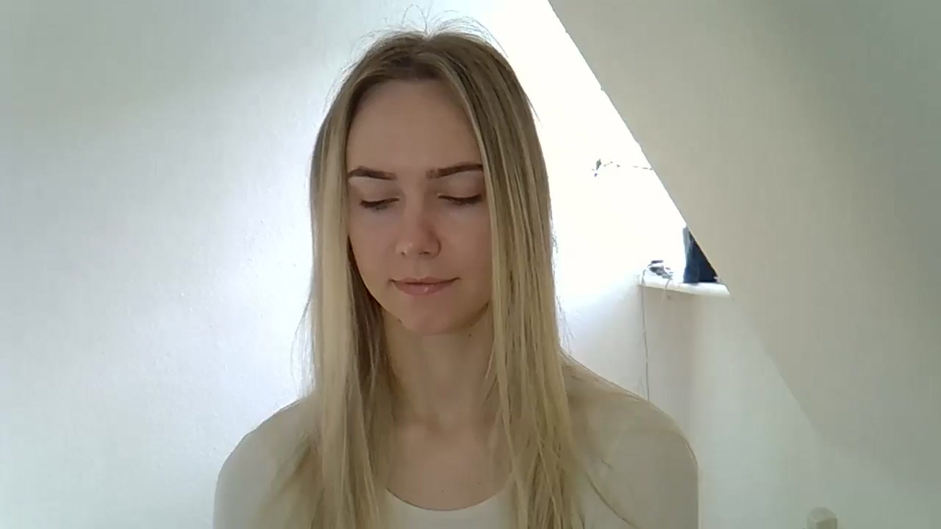 Gallery image thumbnail from Ocean__Soul's myfreecams stream on, 05/15/2025, 08:16 image 12 of 20