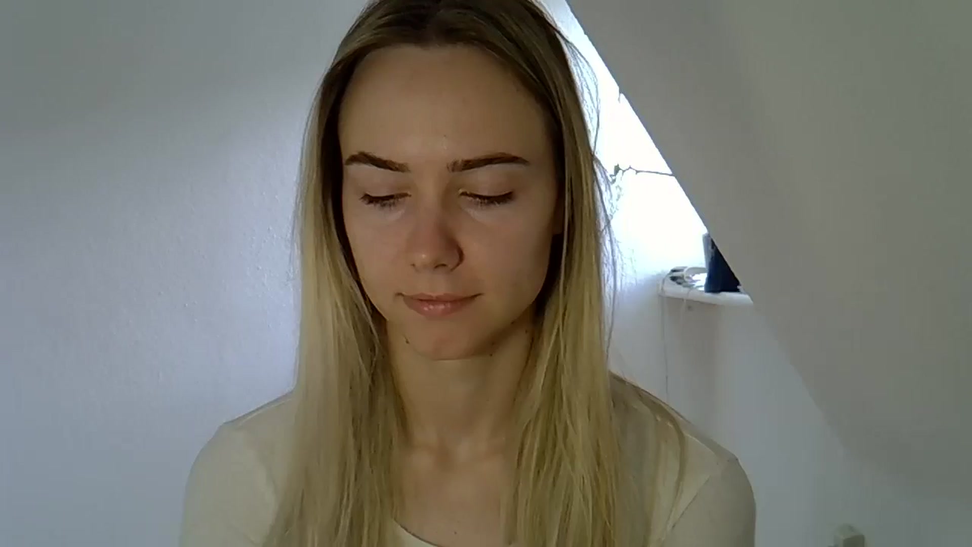 Gallery image thumbnail from Ocean__Soul's myfreecams stream on, 05/15/2025, 08:16 image 2 of 20